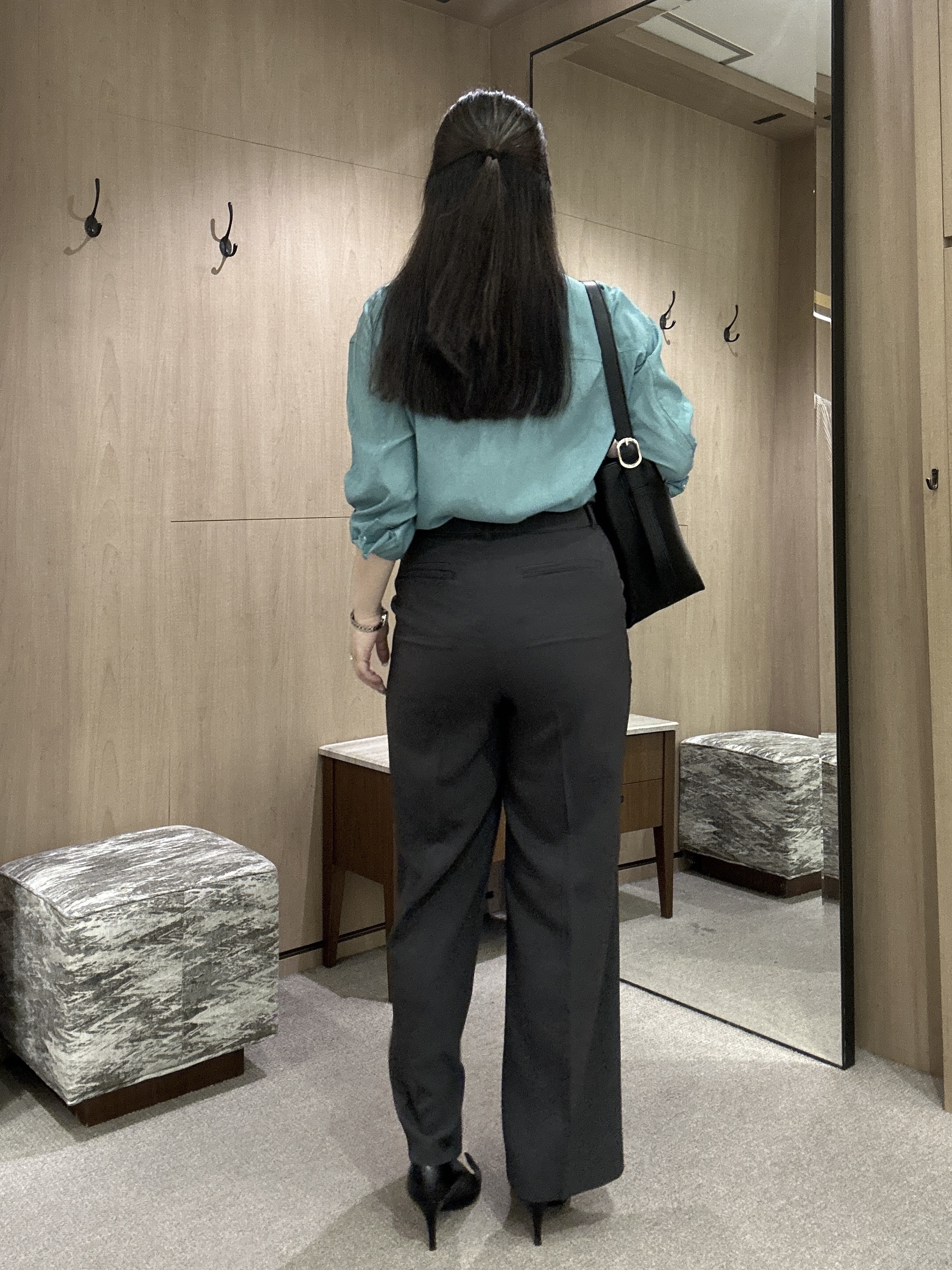 YURIさんの「UNTITLED｜シルキータッチシアーシャツ」を使ったコーディネート