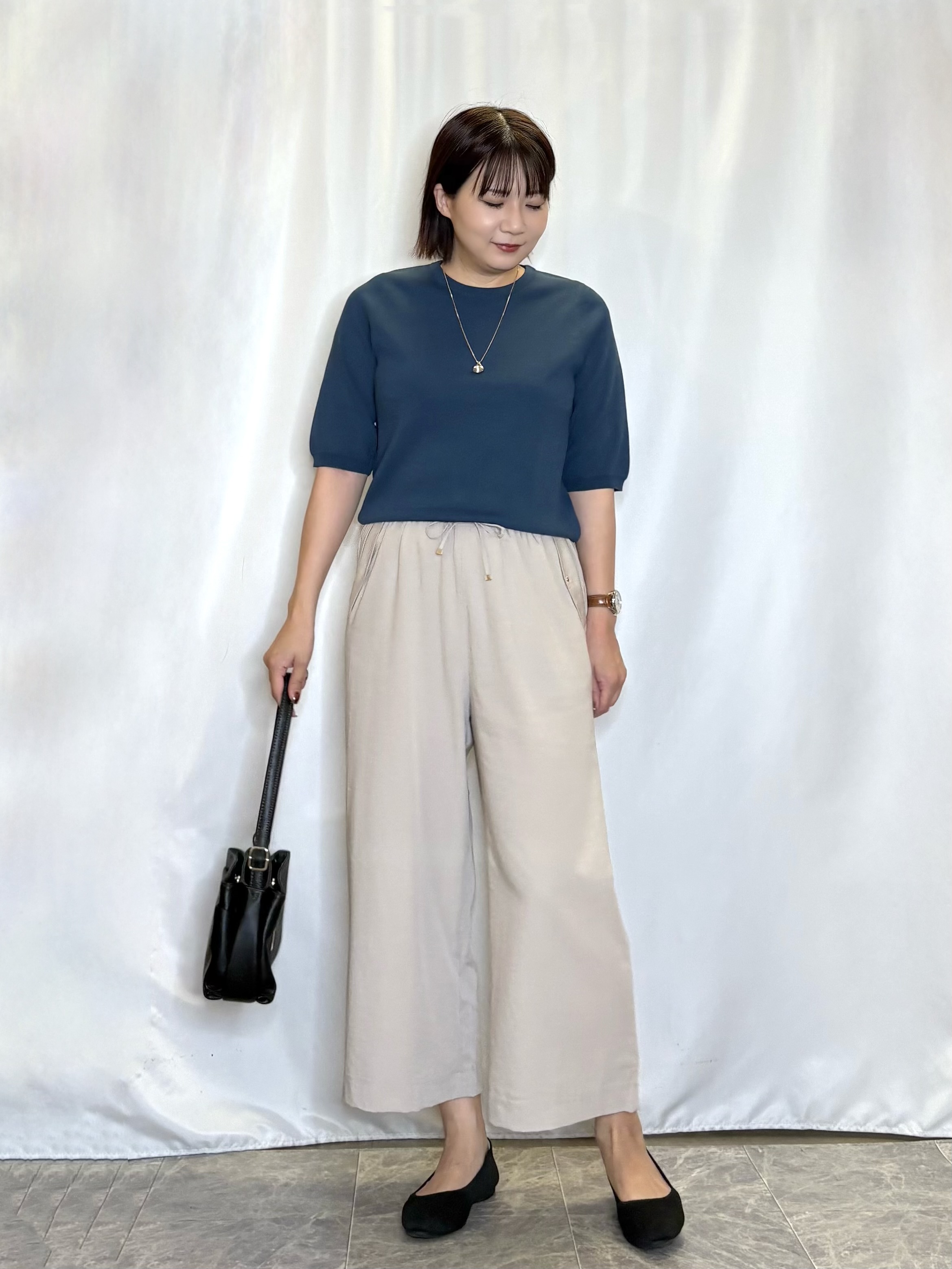 ネリさんの「SHOO･LA･RUE｜【ガンガン洗える/ひんやり/UV/毛玉になりにくい】上半身すっきり 二の腕見せない5分袖ニット」を使ったコーディネート