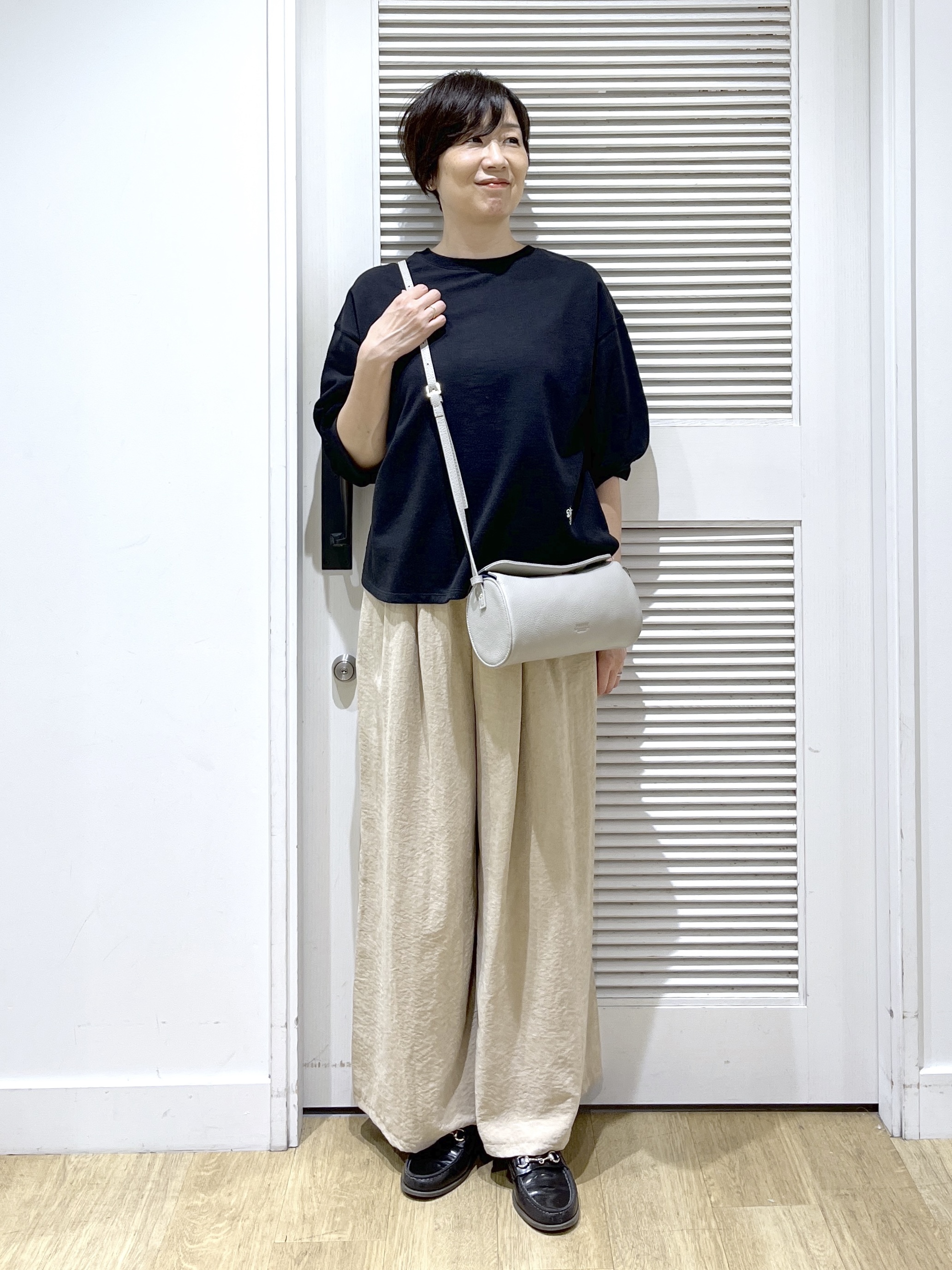 Miyazakiさんの「Dessin｜バックヘンリーカットソー5分袖」を使ったコーディネート