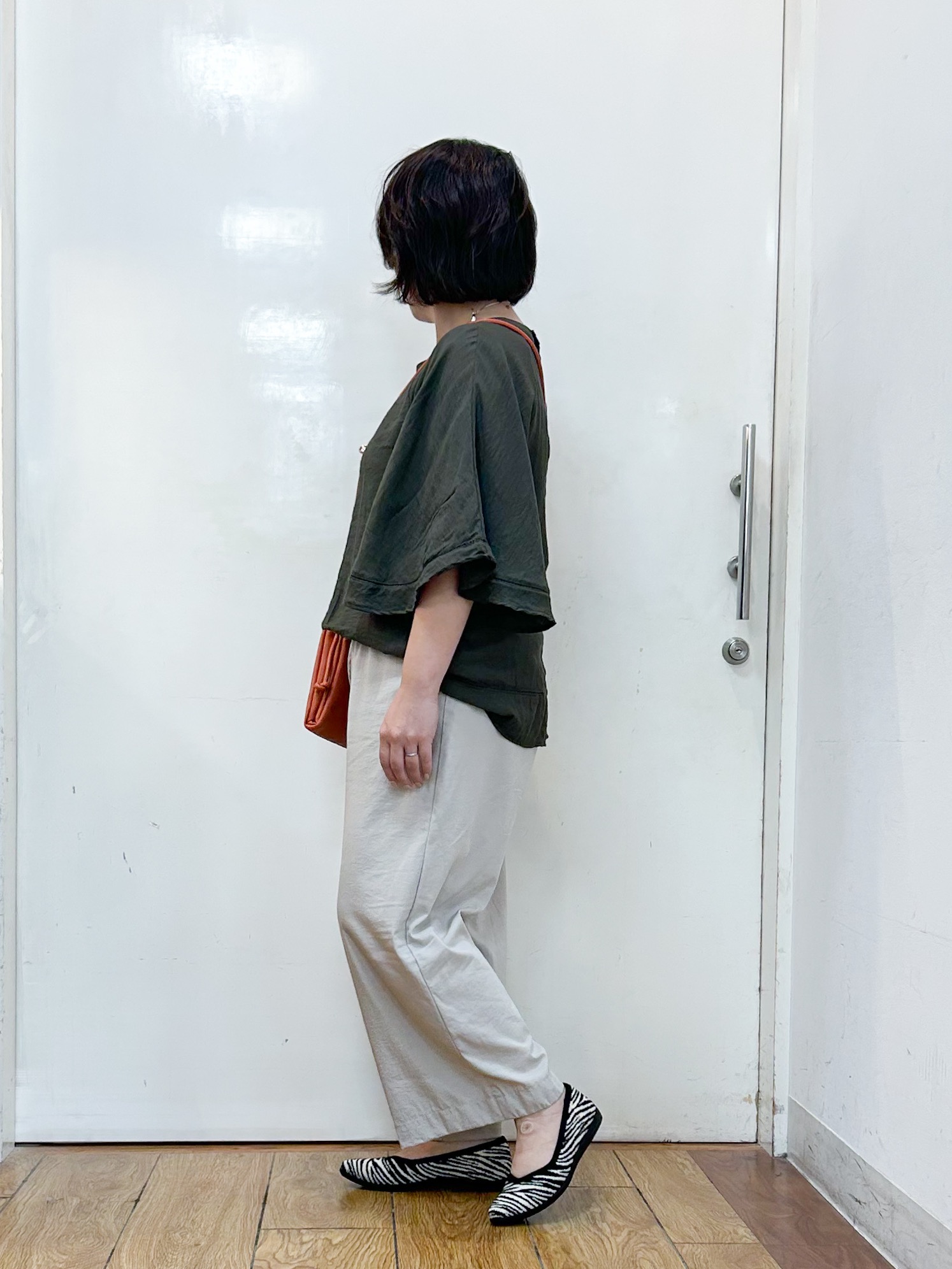 haruさんの「SHOO･LA･RUE｜【ひんやり/S-LL/体型カバー】はしごレースが涼し気な スラブポンチョ風ブラウス」を使ったコーディネート