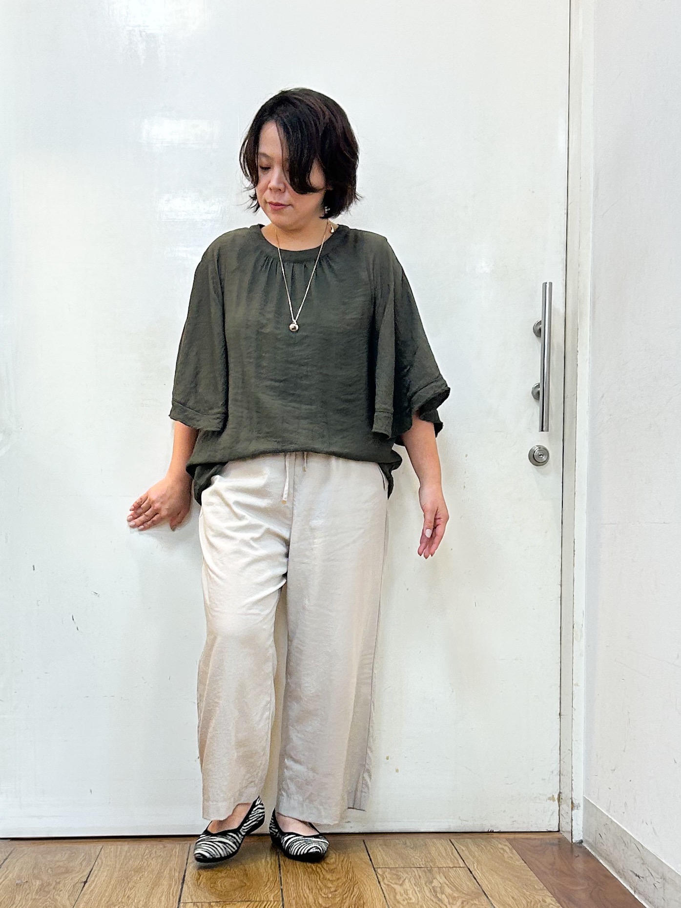 haruさんの「SHOO･LA･RUE｜【ひんやり/S-LL/体型カバー】はしごレースが涼し気な スラブポンチョ風ブラウス」を使ったコーディネート