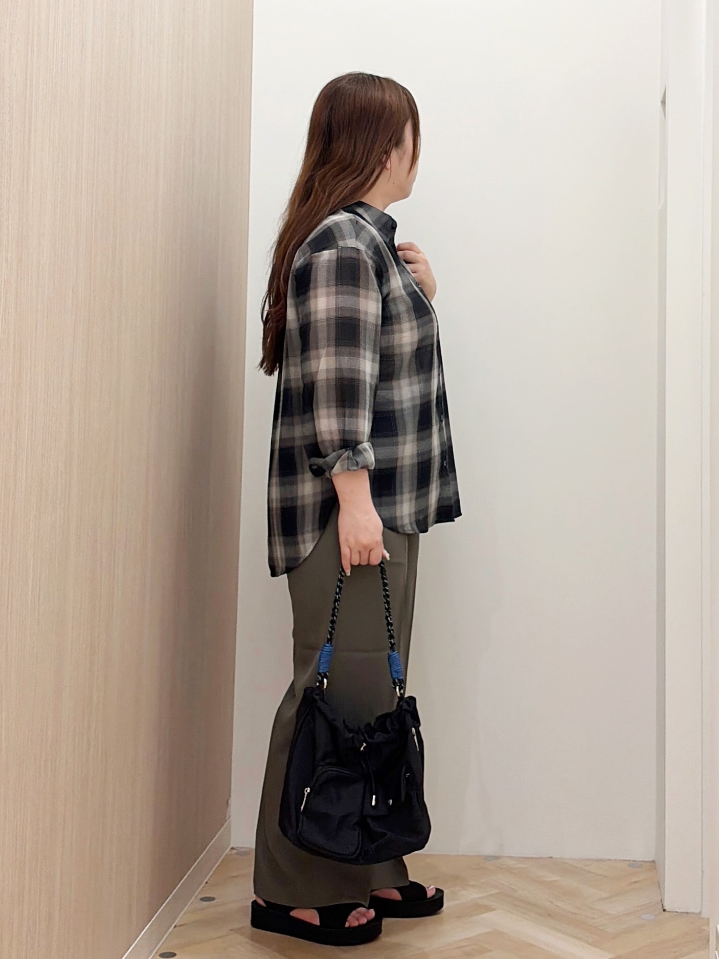 akariさんの「grove｜シアーオンブレチェックシャツ」を使ったコーディネート