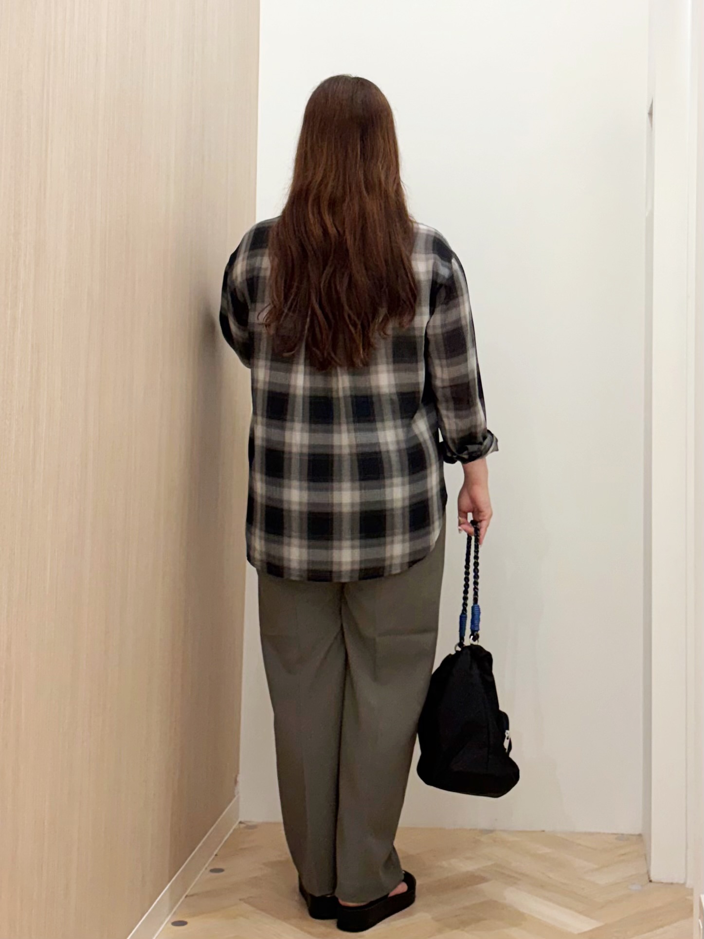 akariさんの「grove｜シアーオンブレチェックシャツ」を使ったコーディネート