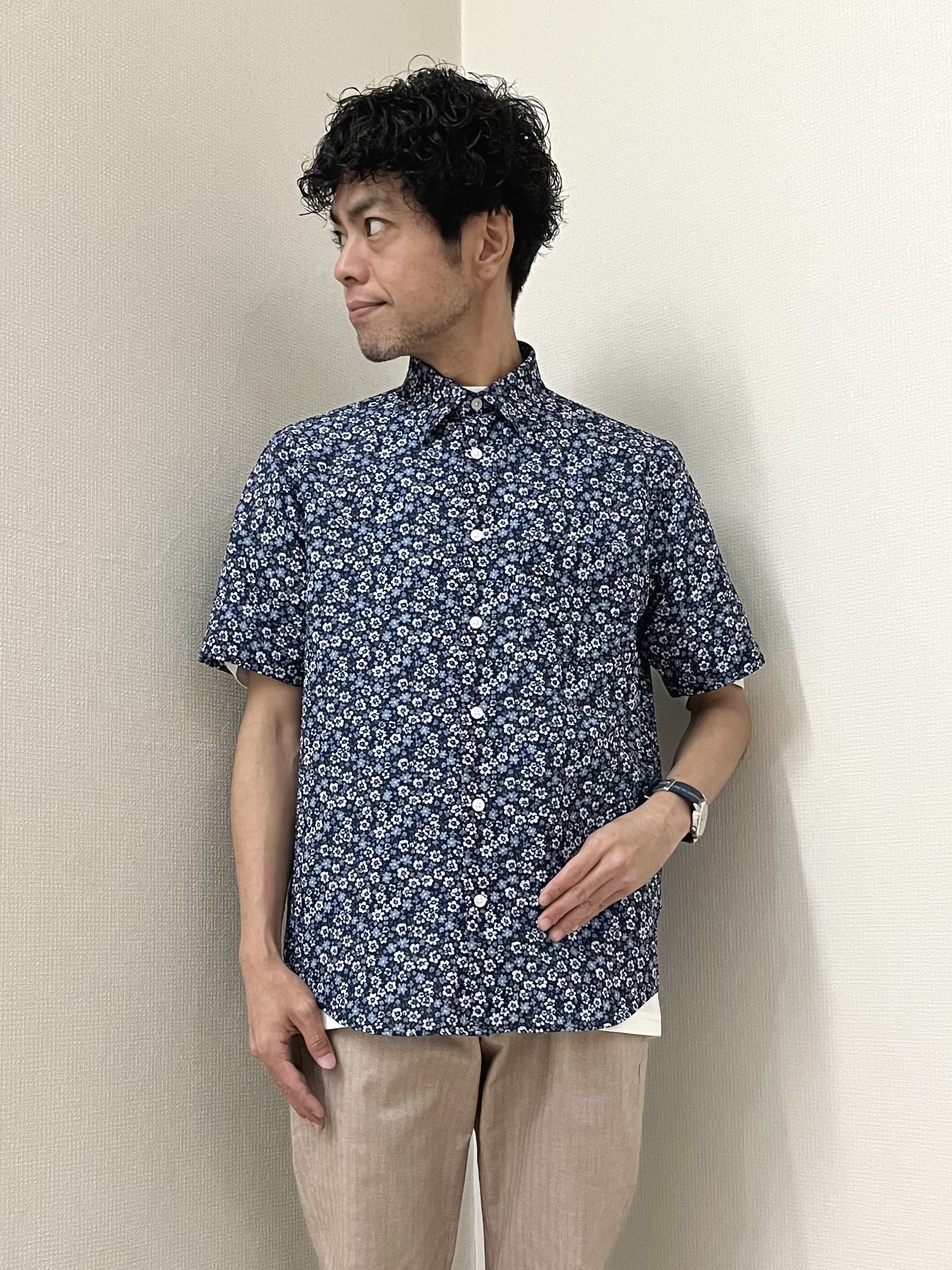 URAさんの「TAKEO KIKUCHI｜リップル小花シャツ」を使ったコーディネート
