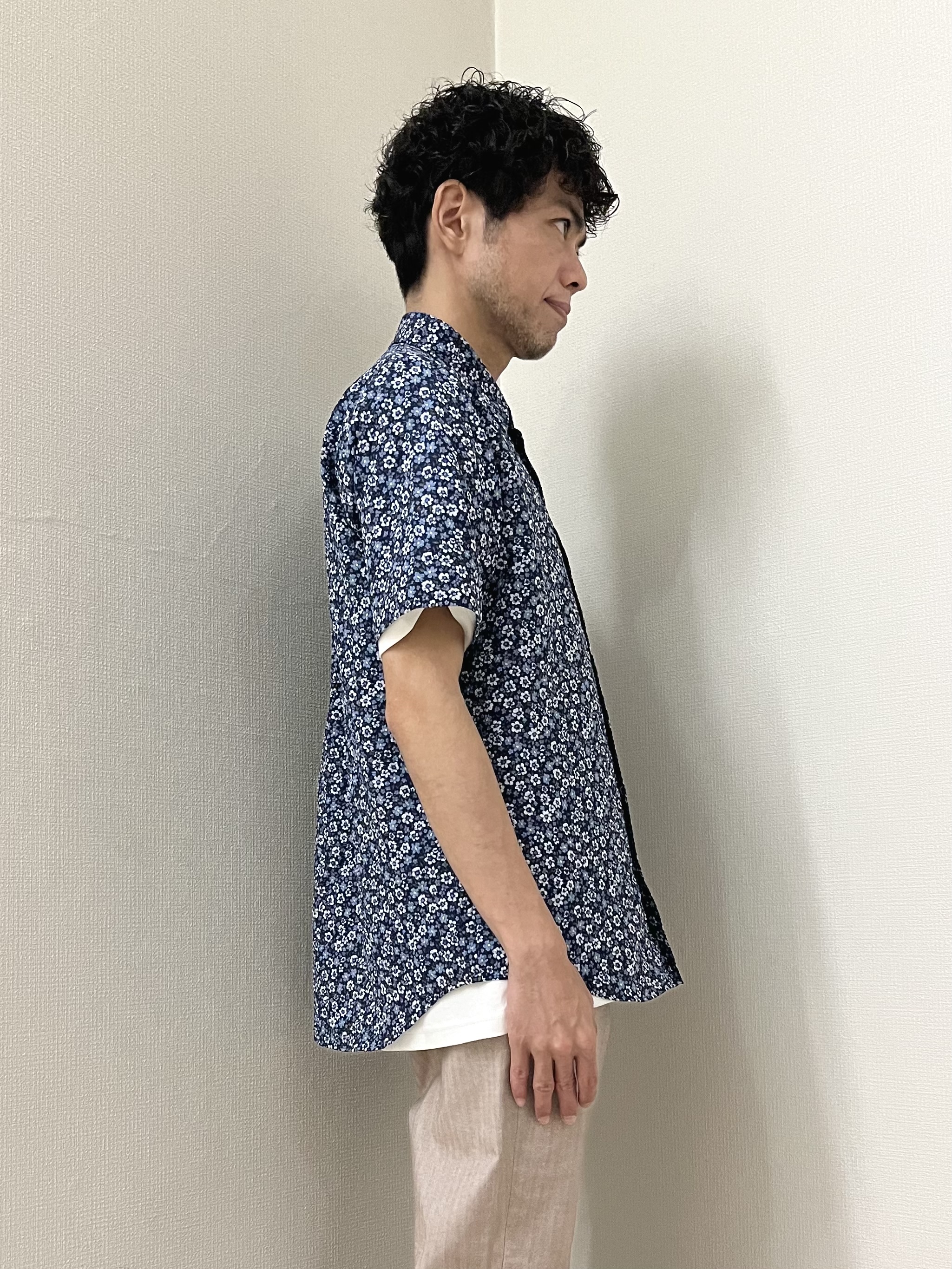URAさんの「TAKEO KIKUCHI｜リップル小花シャツ」を使ったコーディネート