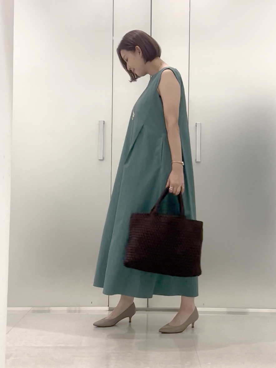 まどかさんの「UNTITLED｜【接触冷感/UVカット/吸水速乾】Aラインロングワンピース」を使ったコーディネート