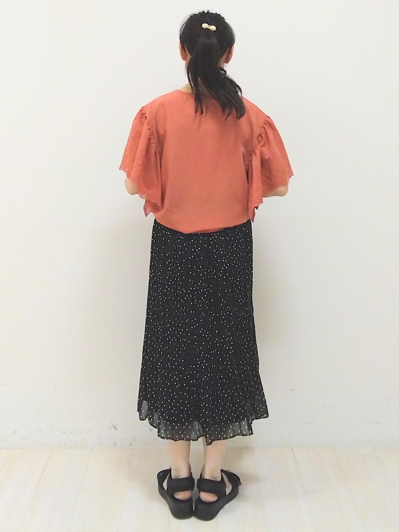 SANAさんの「Reflect｜【通勤◎】スカラップレーススリーブ ブラウス」を使ったコーディネート