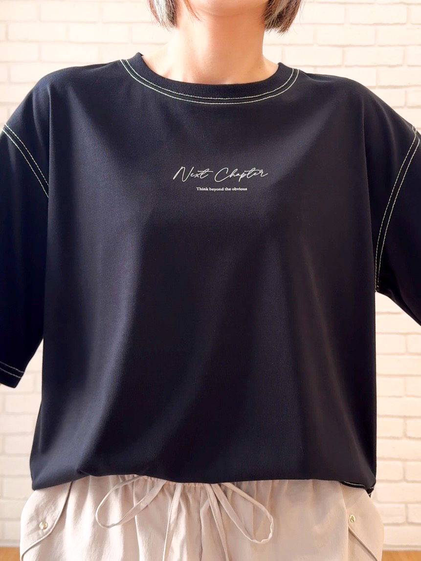 𝐜𝐡𝐢𝐤𝐚さんの「SHOO･LA･RUE｜【S-LL/体型カバー】インせず着られる 配色ステッチ 5分袖ロゴTシャツ」を使ったコーディネート