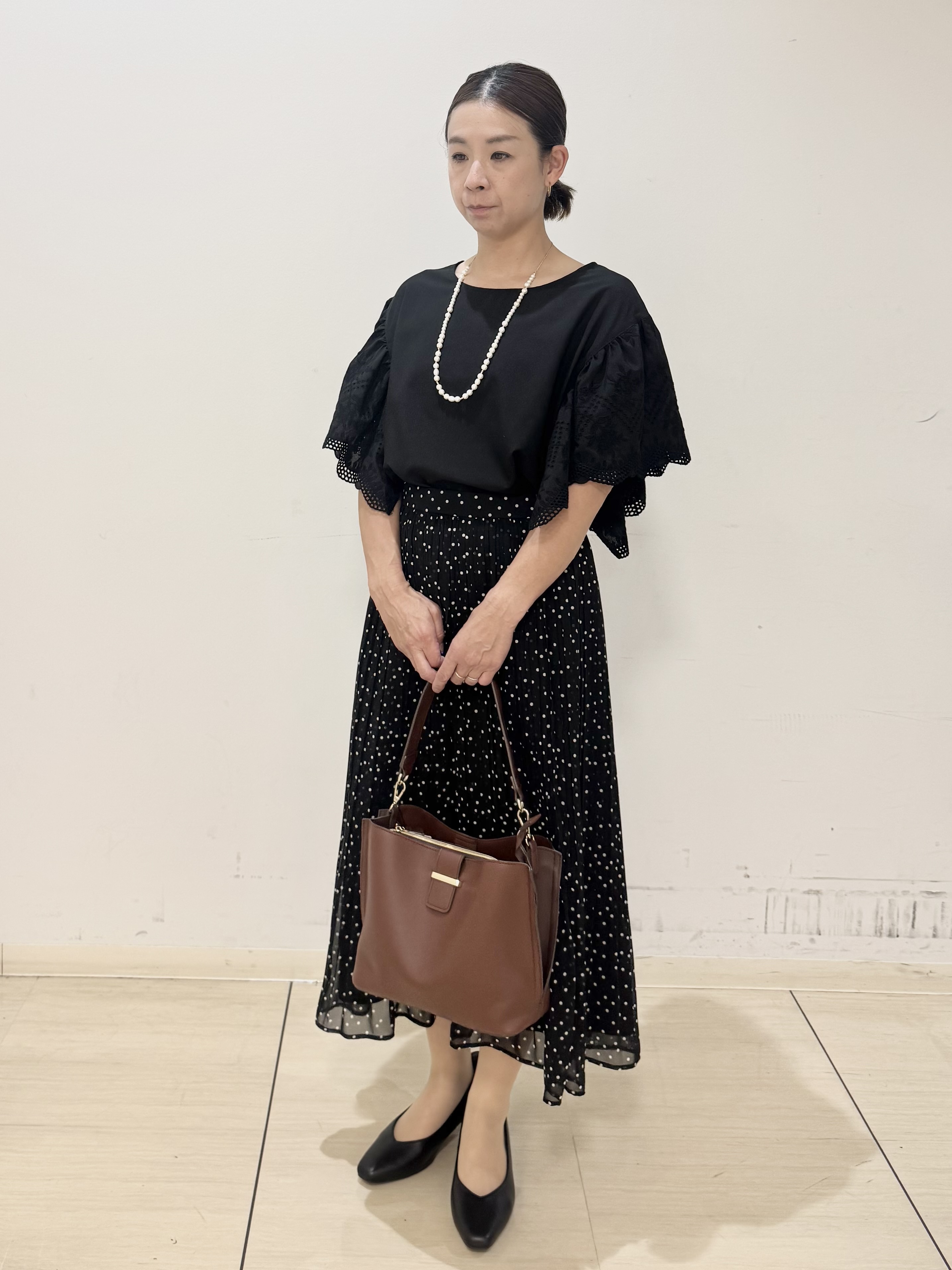 koyaさんの「Reflect｜【通勤◎】スカラップレーススリーブ ブラウス」を使ったコーディネート