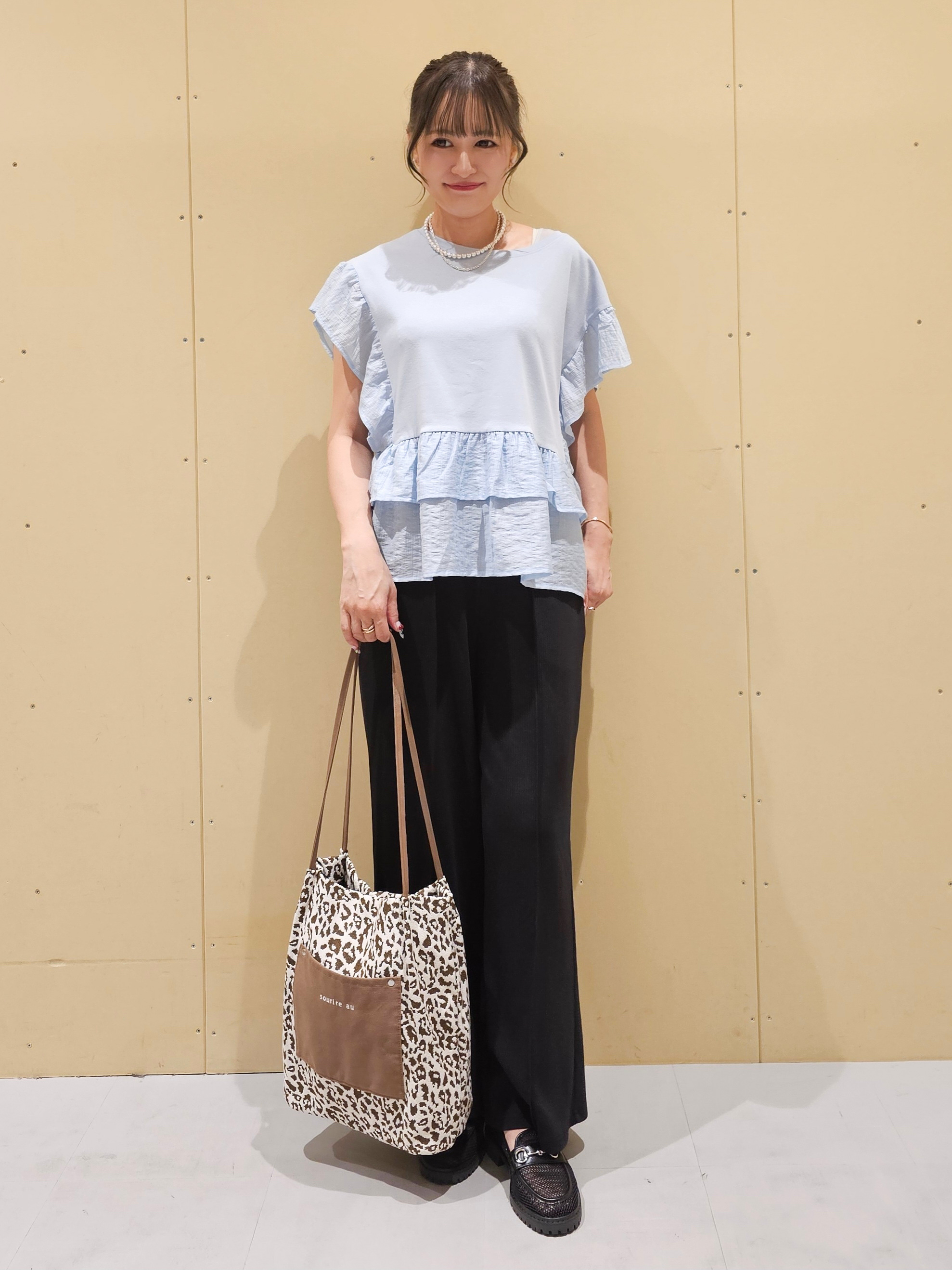 ゆゆさんの「SHOO･LA･RUE｜【S-LL/洗濯機可】着るだけで決まる 主役級フリルトップス」を使ったコーディネート