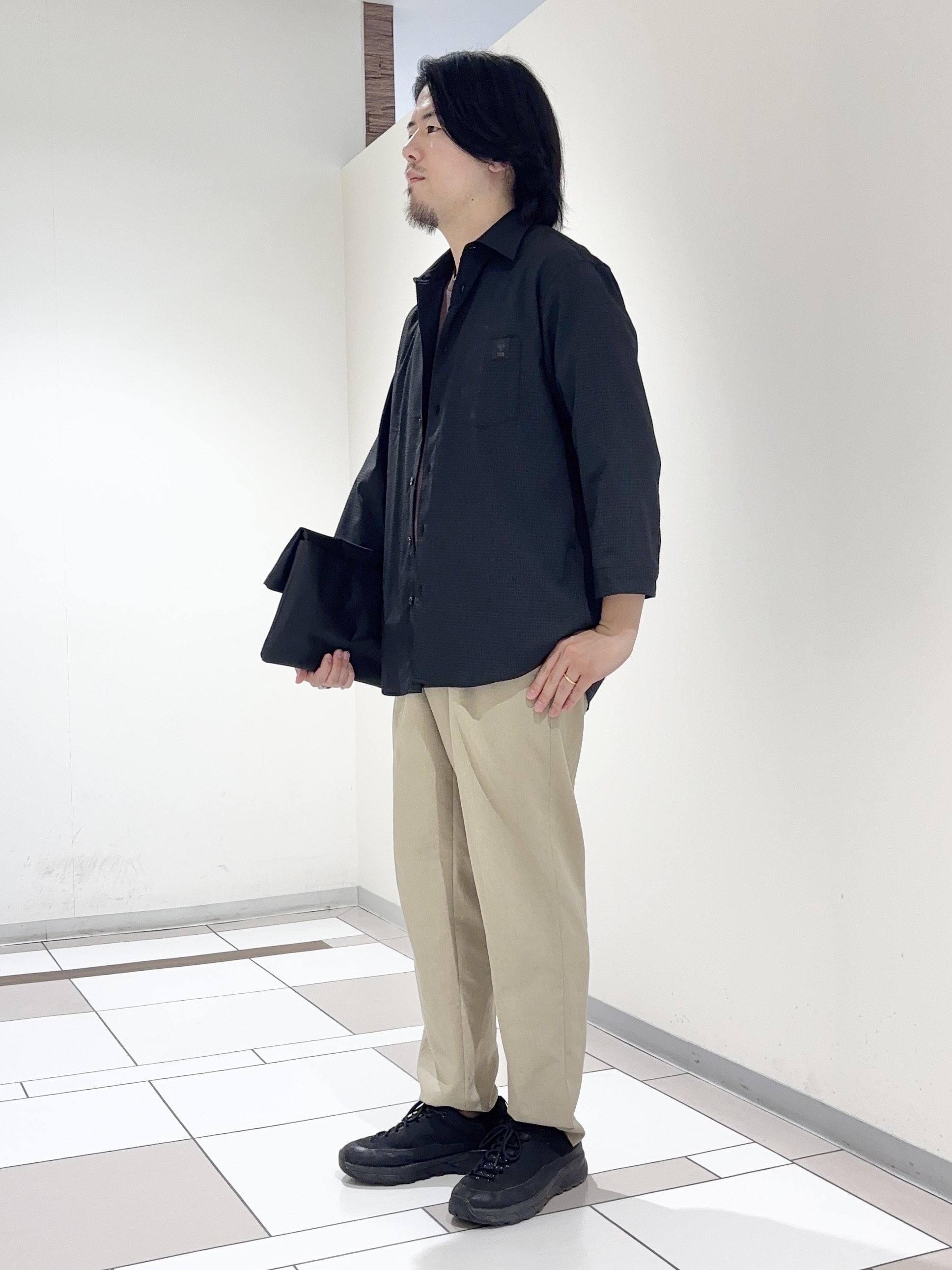 及川さんの「TAKEO KIKUCHI｜【日本製】DotAir（R）サッカー7分袖シャツ」を使ったコーディネート