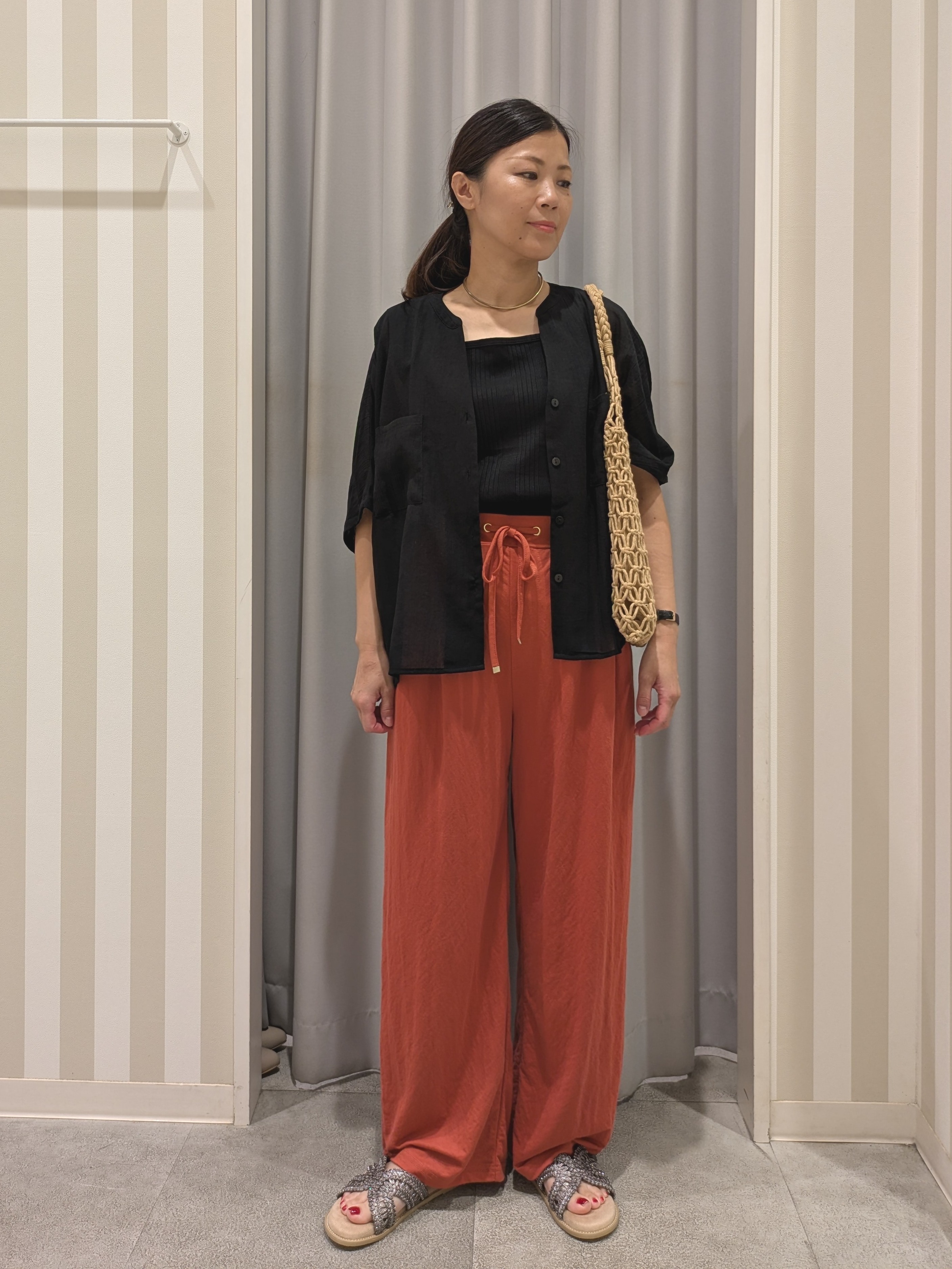 𝐂𝐡𝐢𝐢 &hearts;(ちー)さんの「SHOO･LA･RUE｜【洗濯機可/選べる6色】程よいシアー感が涼し気 ゆったりワッシャードルマンブラウス」を使ったコーディネート