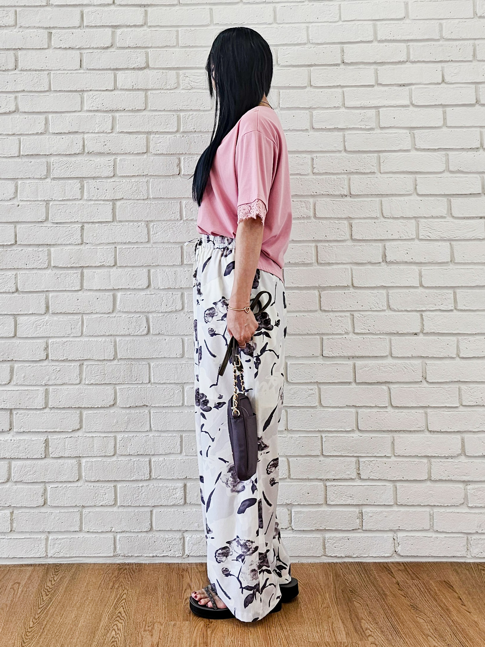 ゆゆさんの「SHOO･LA･RUE｜【ひんやり/UV/S-LL】柄アソート お袖レースが旬顔 上品に決まる大人Tシャツ」を使ったコーディネート