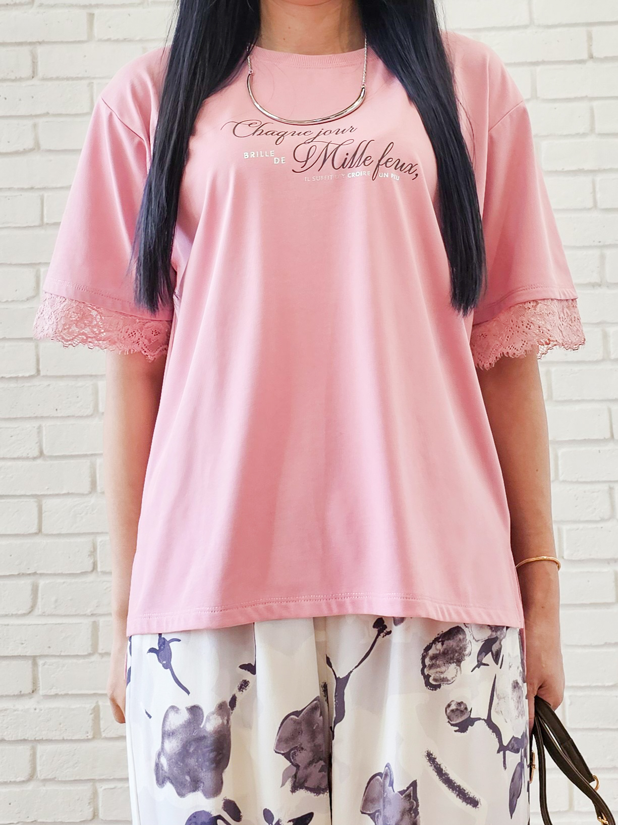 ゆゆさんの「SHOO･LA･RUE｜【ひんやり/UV/S-LL】柄アソート お袖レースが旬顔 上品に決まる大人Tシャツ」を使ったコーディネート