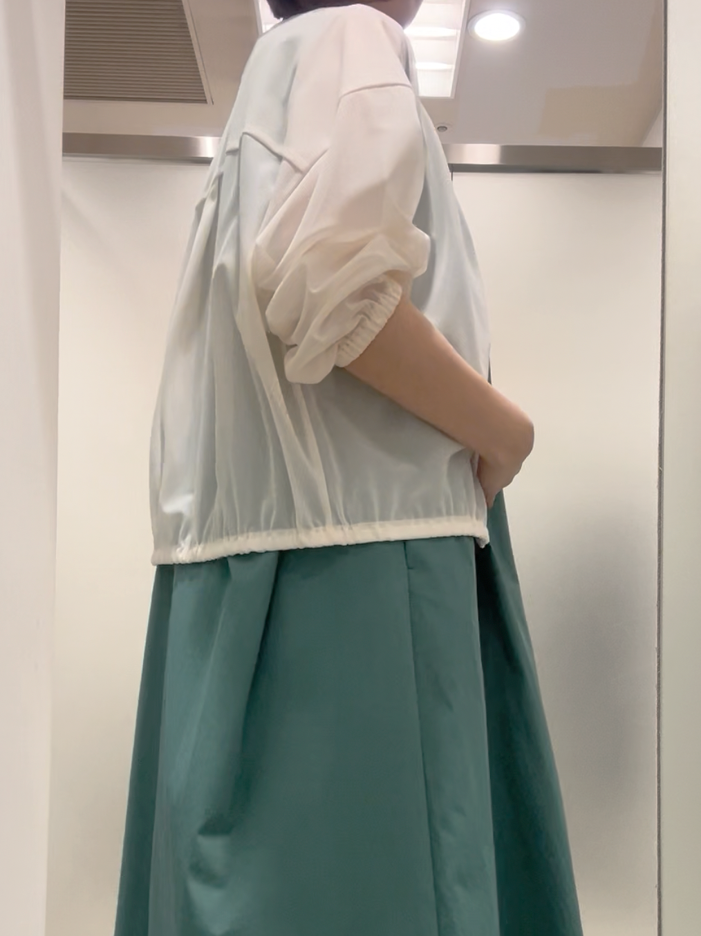まどかさんの「UNTITLED｜トリコットシアーブラウス」を使ったコーディネート