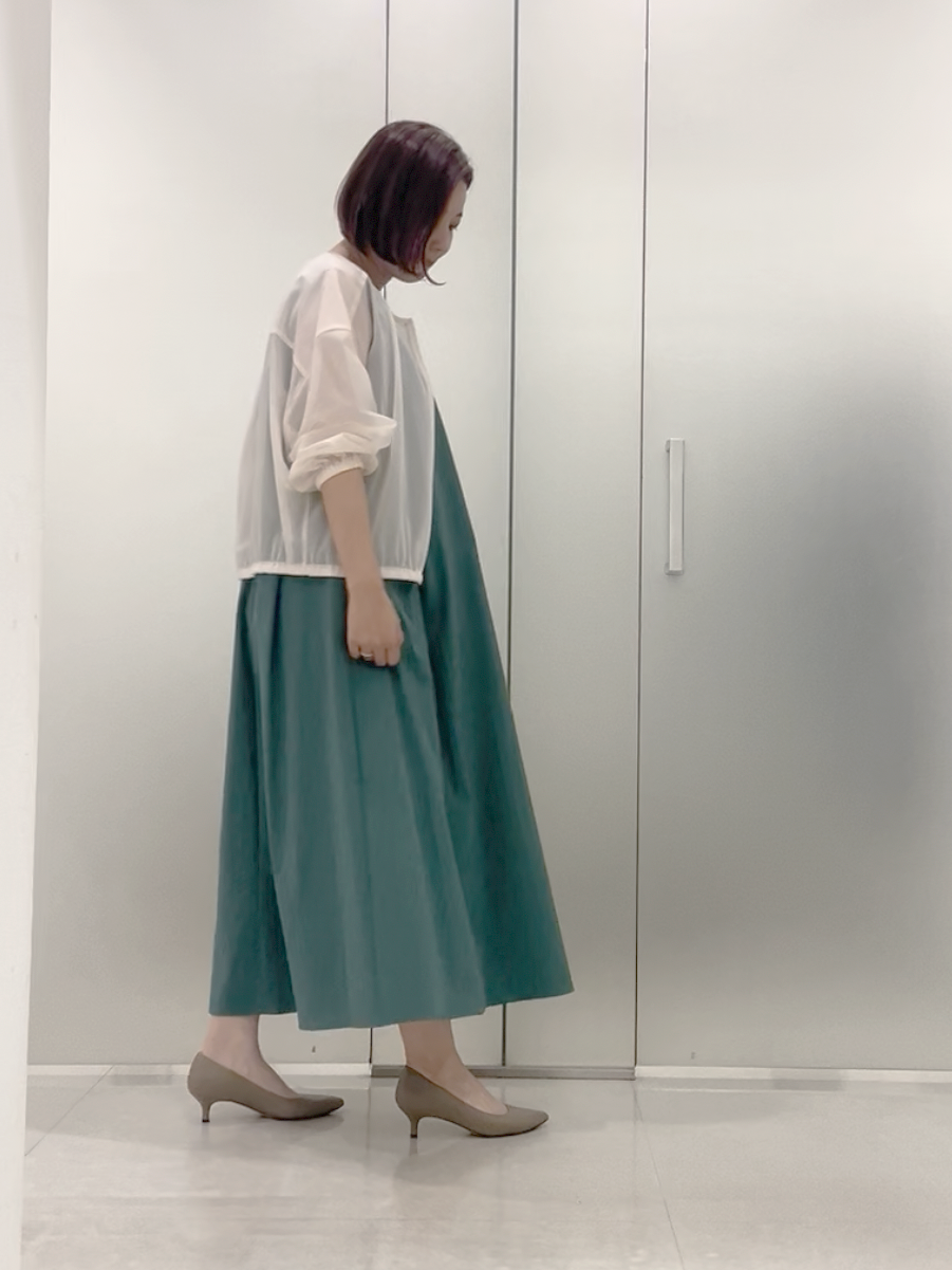 まどかさんの「UNTITLED｜トリコットシアーブラウス」を使ったコーディネート