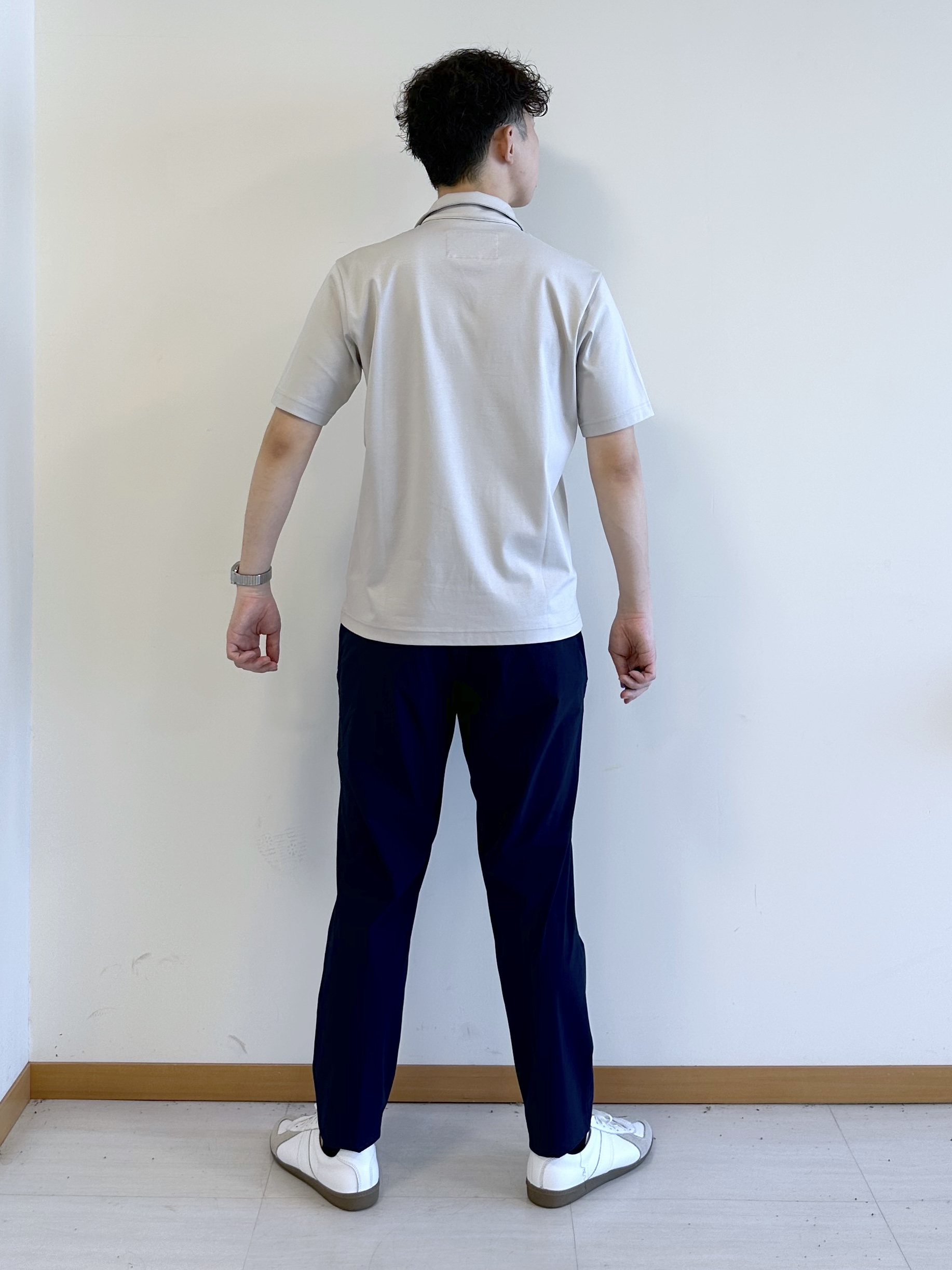 イッシーさんの「TAKEO KIKUCHI｜【接触冷感】アイスクリアコットン ワンポイント ポロシャツ」を使ったコーディネート