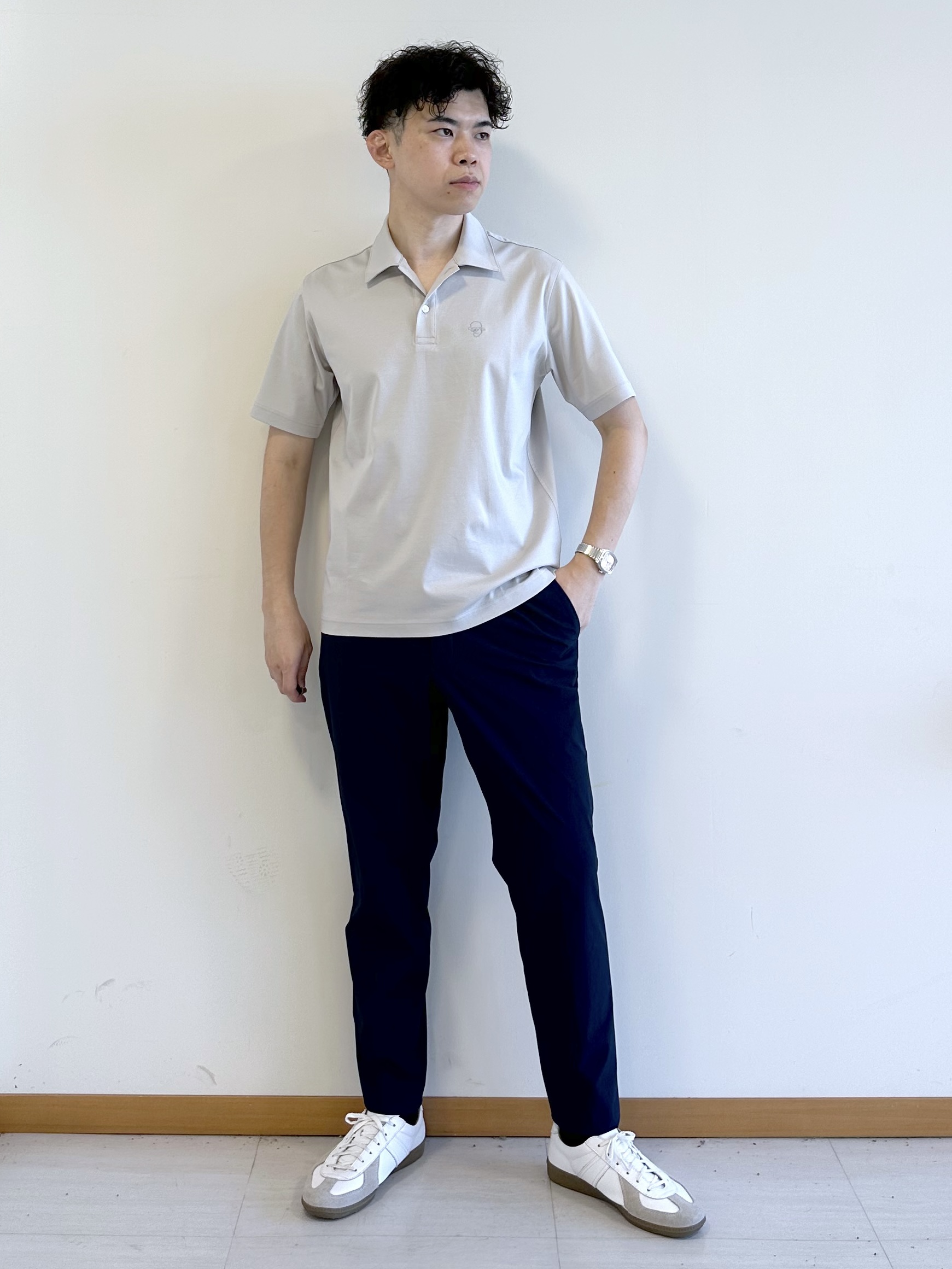 イッシーさんの「TAKEO KIKUCHI｜【接触冷感】アイスクリアコットン ワンポイント ポロシャツ」を使ったコーディネート
