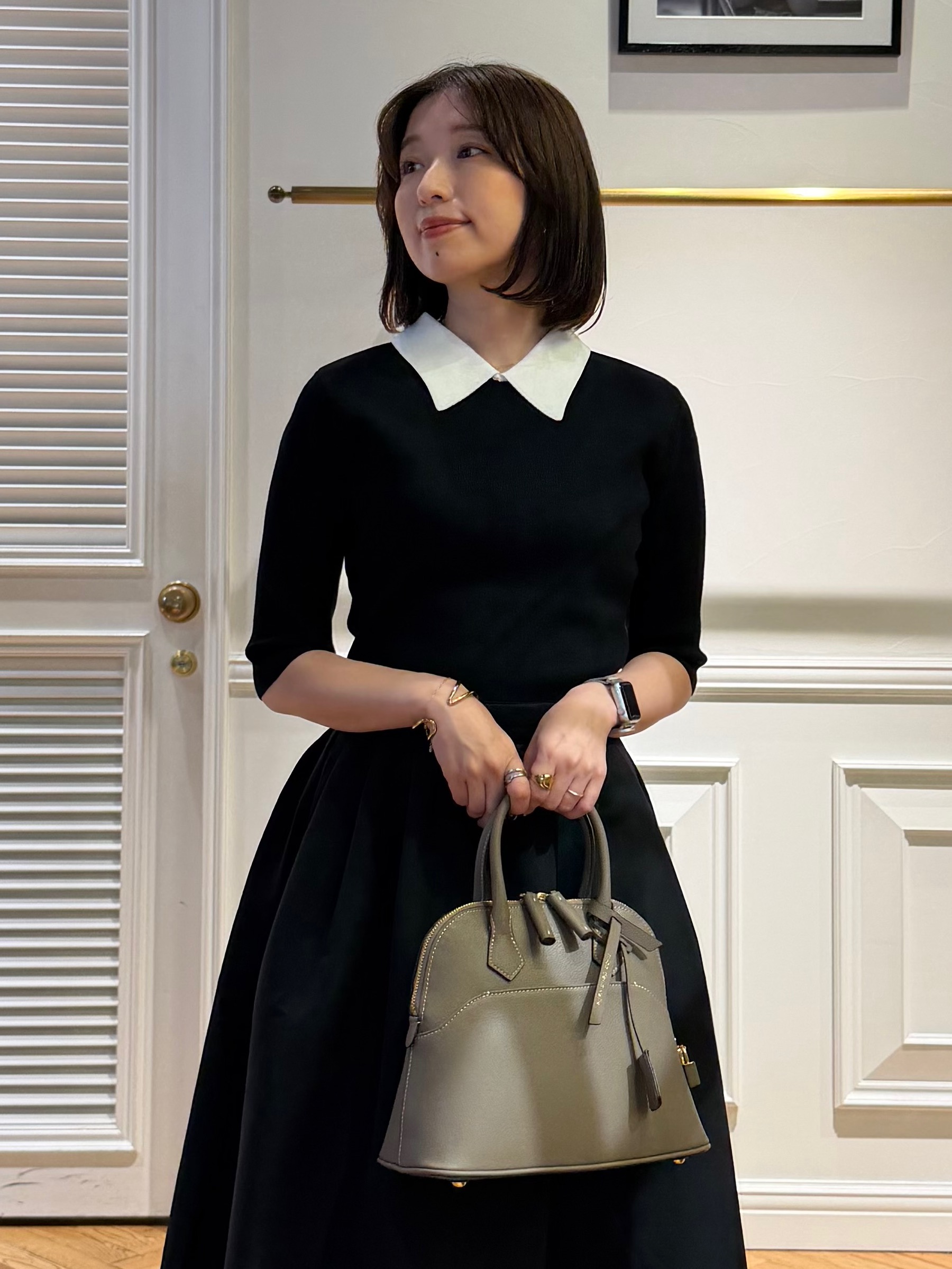 つじ まこさんの「DRESSTERIOR｜バイカラーニットコンビワンピース」を使ったコーディネート