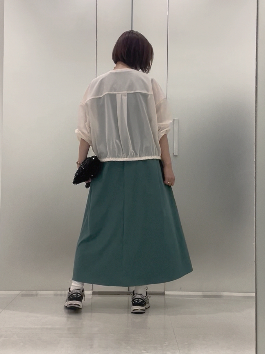 まどかさんの「UNTITLED｜トリコットシアーブラウス」を使ったコーディネート