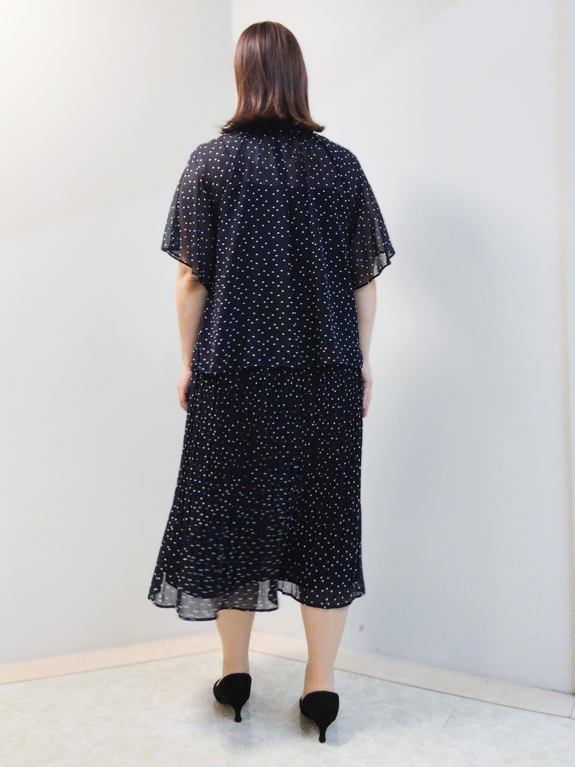 エリさんの「Reflect｜【セットアップ／手洗い可】ドット柄シアーブラウス」を使ったコーディネート