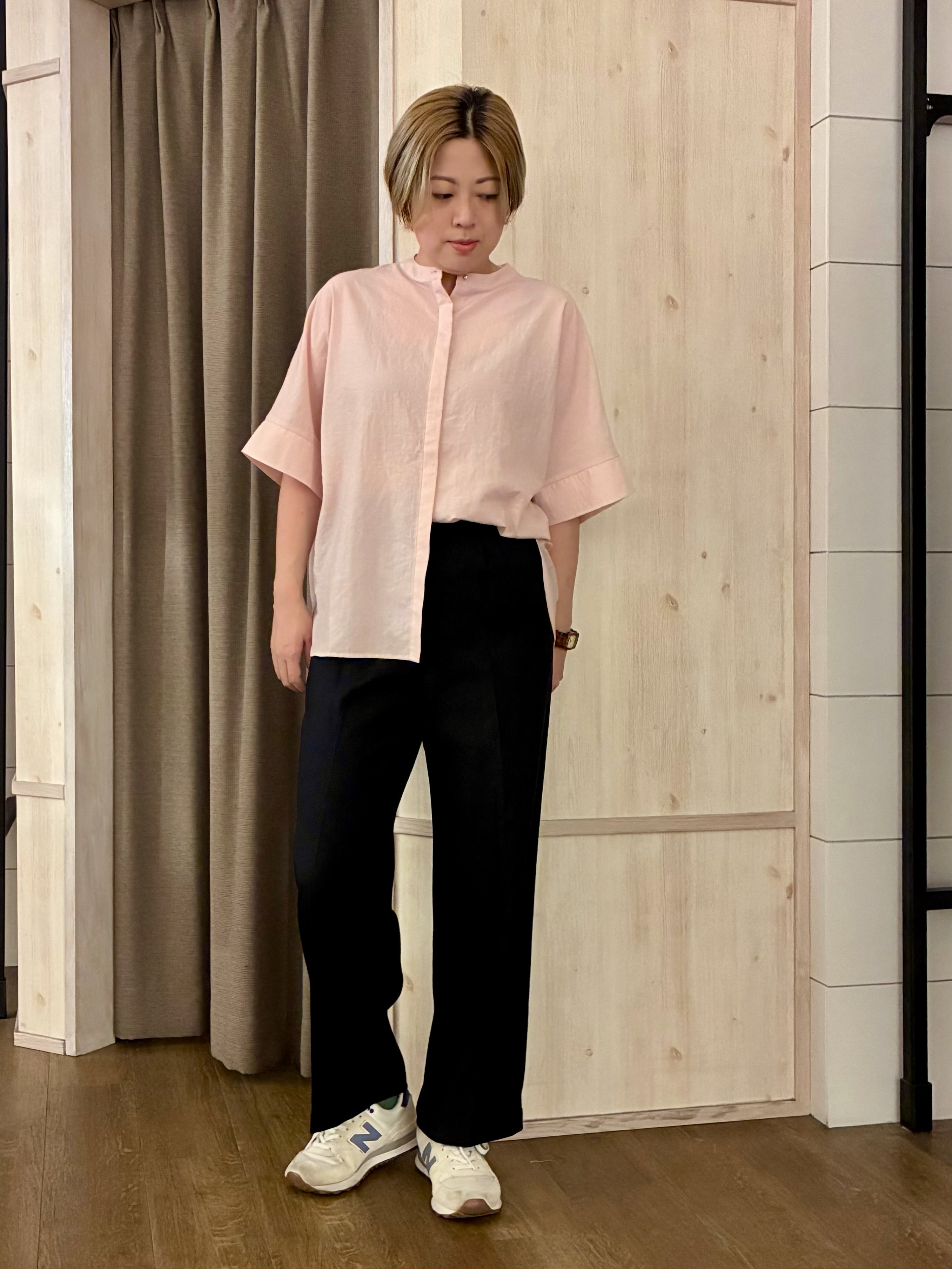 aiさんの「THE SHOP TK｜【高レビュー/体型カバー】さらっと快適 ドルマン5分袖ブラウス」を使ったコーディネート
