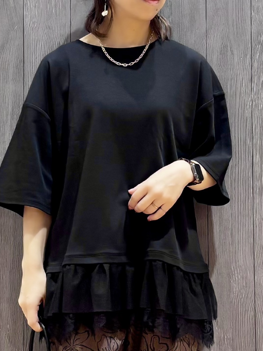 meiさんの「SHOO･LA･RUE｜【ひんやり/UV/抗菌防臭/S-LL】1枚でサマ見え 裾レースTシャツ」を使ったコーディネート