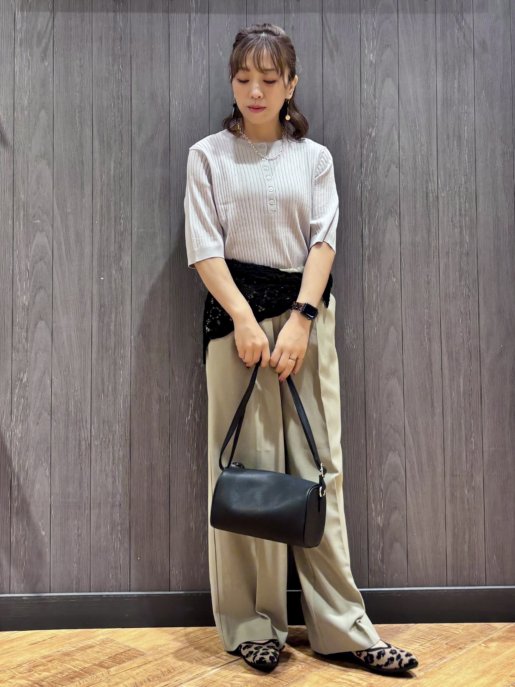 meiさんの「SHOO･LA･RUE｜【S-LL】抜け感ある着こなしに ヘンリーネック リブニット」を使ったコーディネート