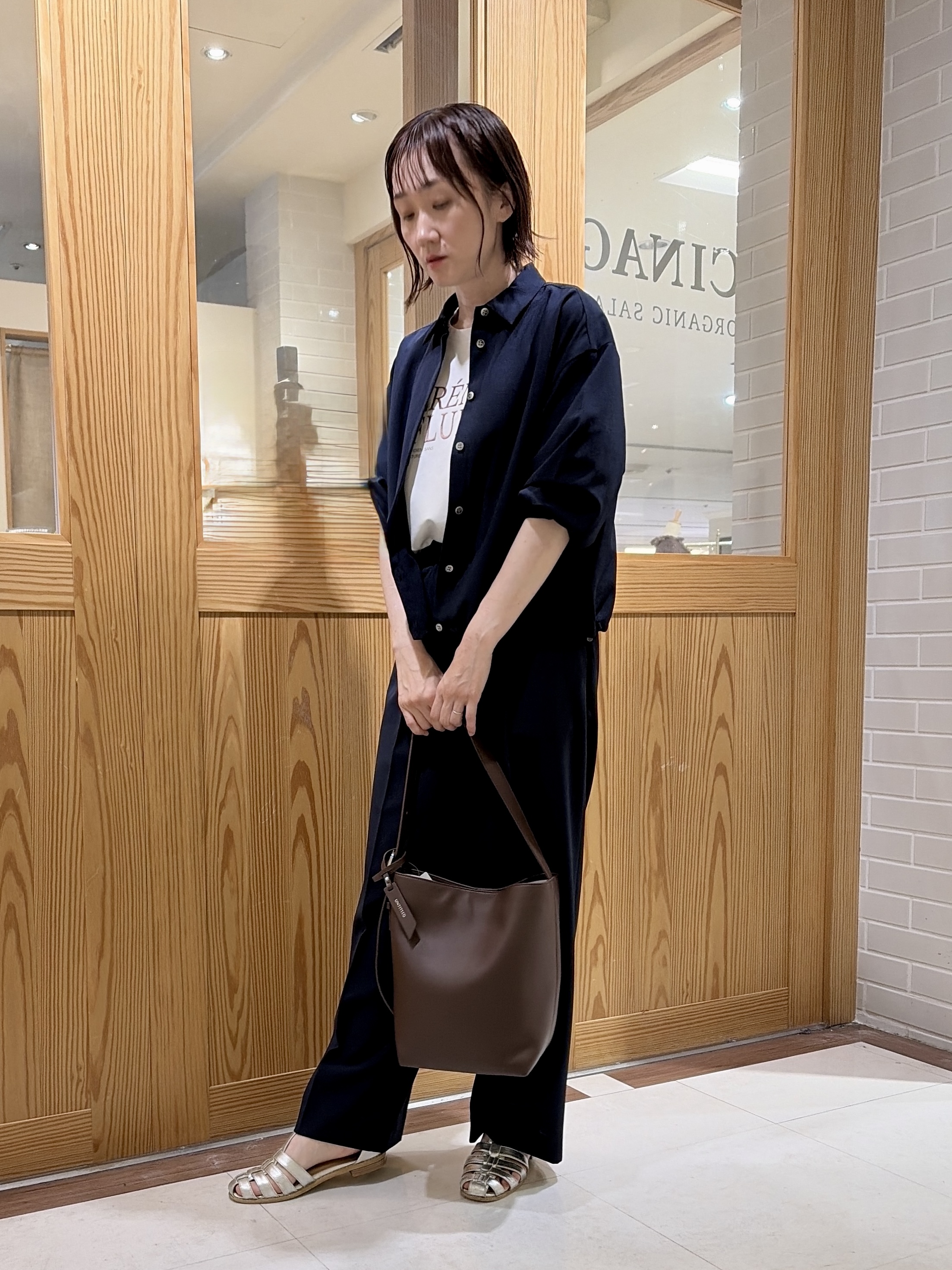 ゆうさんの「UNTITLED｜【セットアップ可/UVカット/接触冷感】エアリークールドロストシャツ」を使ったコーディネート