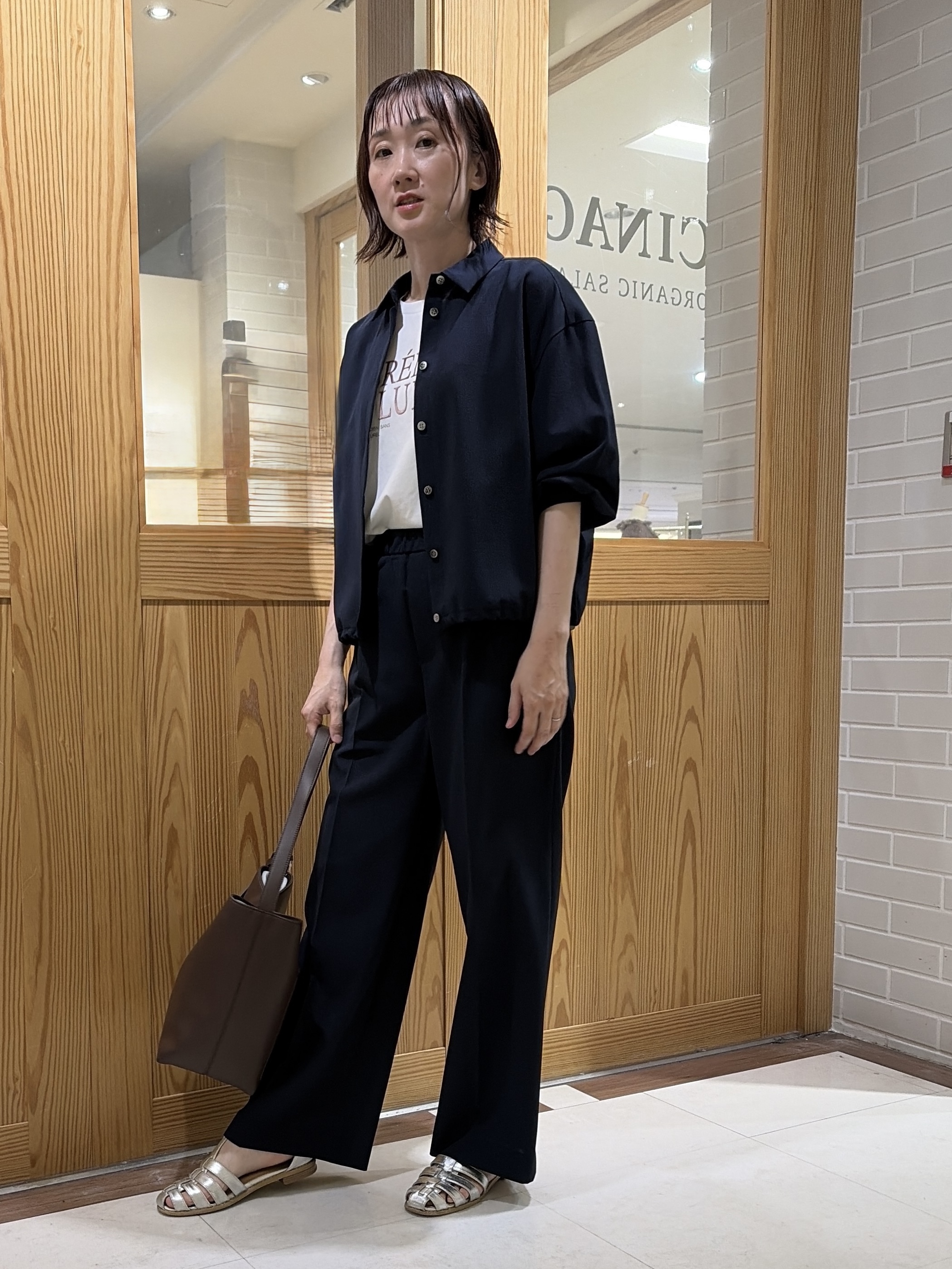 ゆうさんの「UNTITLED｜【セットアップ可/UVカット/接触冷感】エアリークールドロストシャツ」を使ったコーディネート