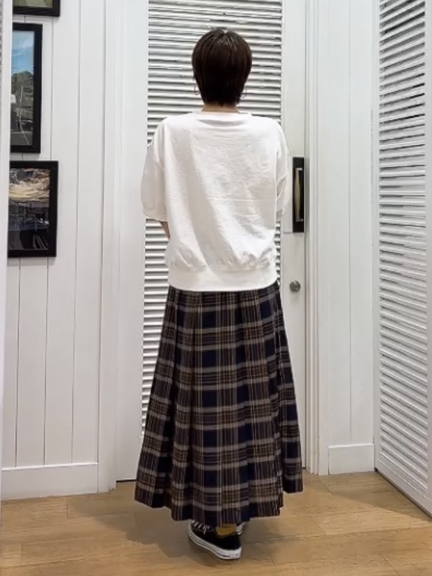 Hamaさんの「Dessin｜ハーフスリーブロゴプルオーバー」を使ったコーディネート