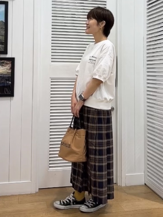 Hamaさんの「Dessin｜ハーフスリーブロゴプルオーバー」を使ったコーディネート
