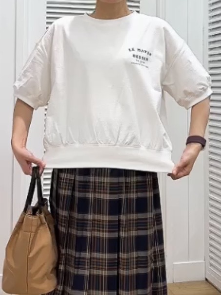 Hamaさんの「Dessin｜ハーフスリーブロゴプルオーバー」を使ったコーディネート
