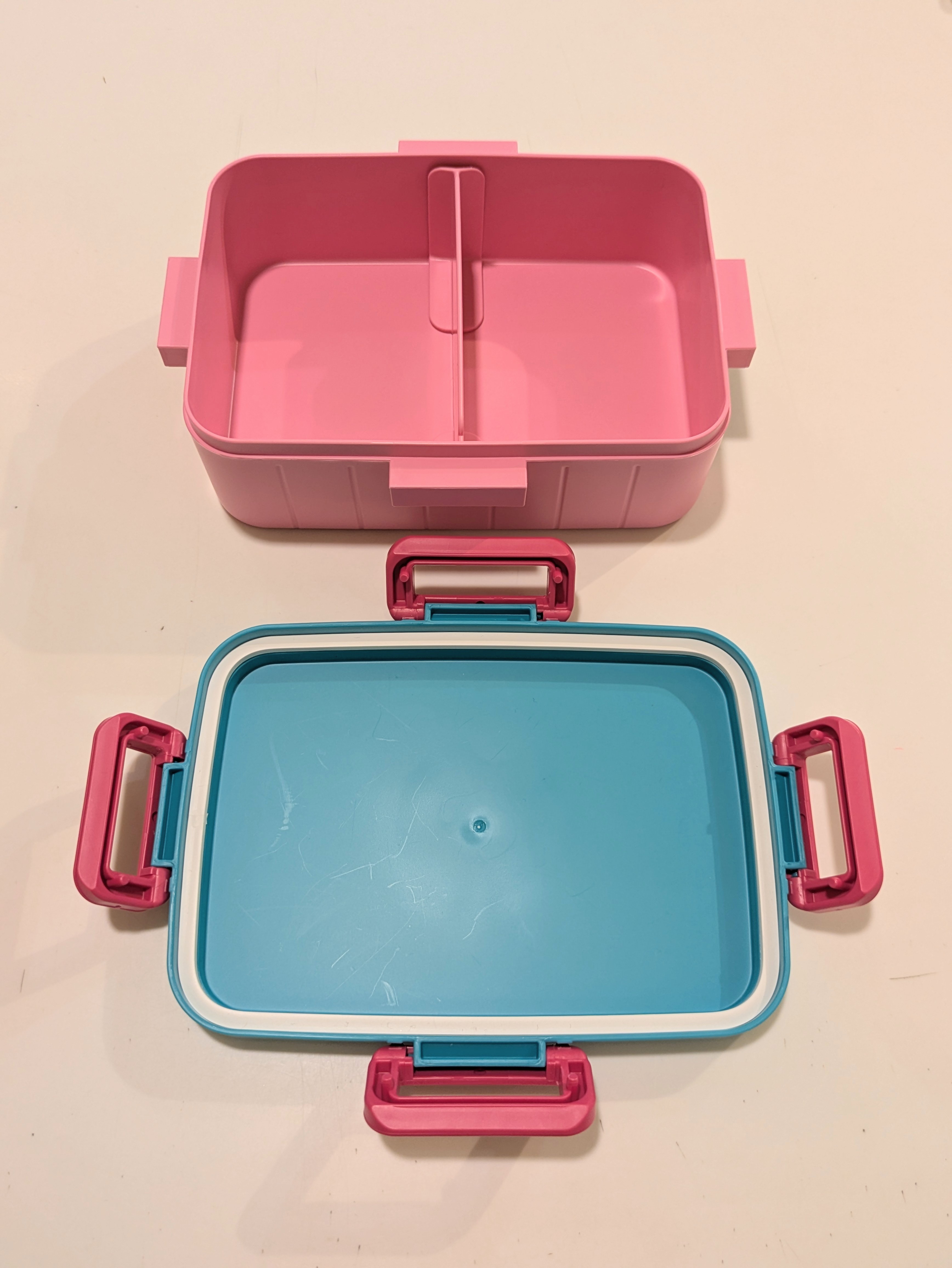 しましまさんの「212 KITCHEN STORE｜ワイヤー保冷ランチバッグ HAPIDANBUI ＜Sanrio サンリオ＞」を使ったコーディネート