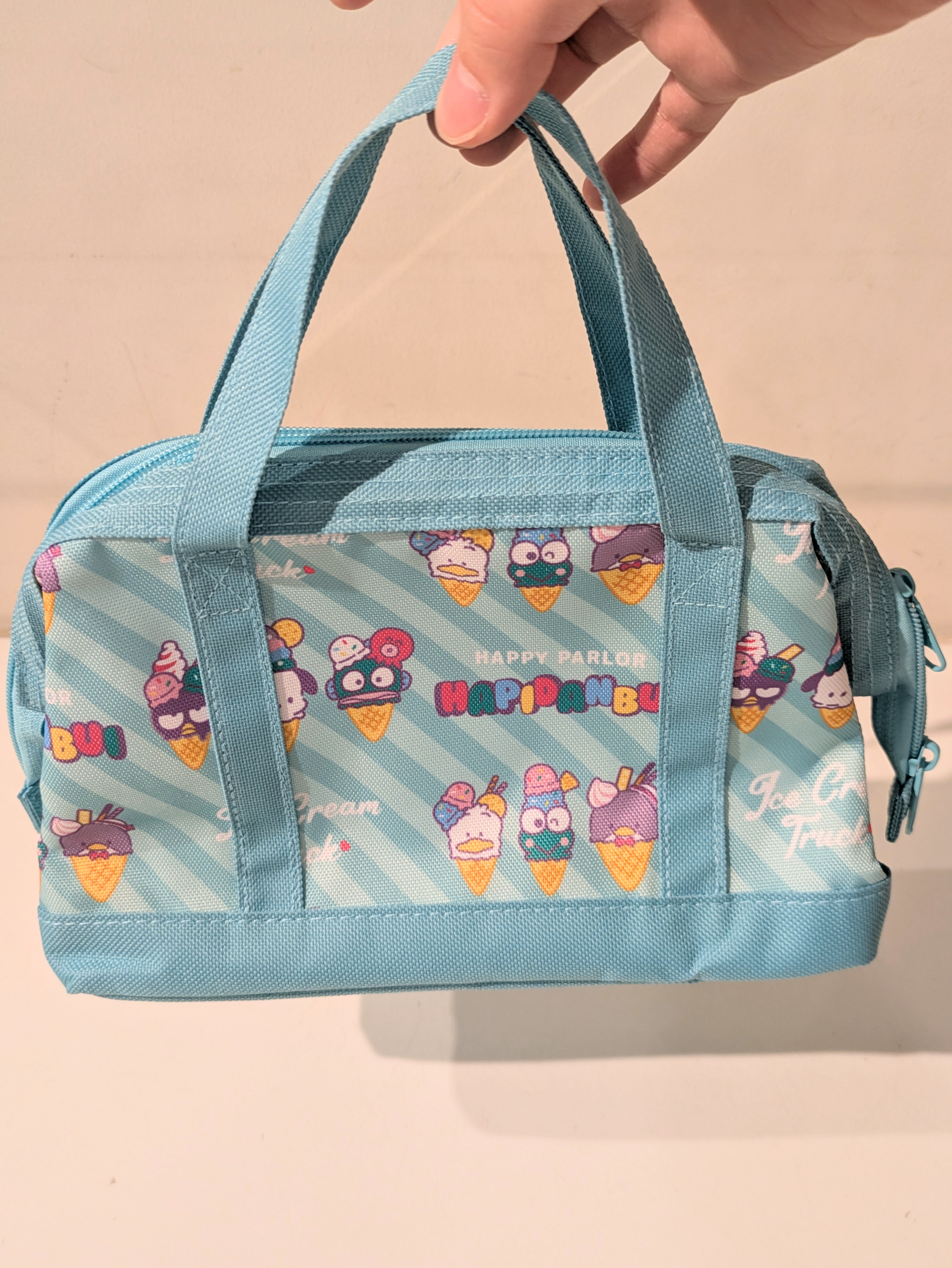 しましまさんの「212 KITCHEN STORE｜ワイヤー保冷ランチバッグ HAPIDANBUI ＜Sanrio サンリオ＞」を使ったコーディネート