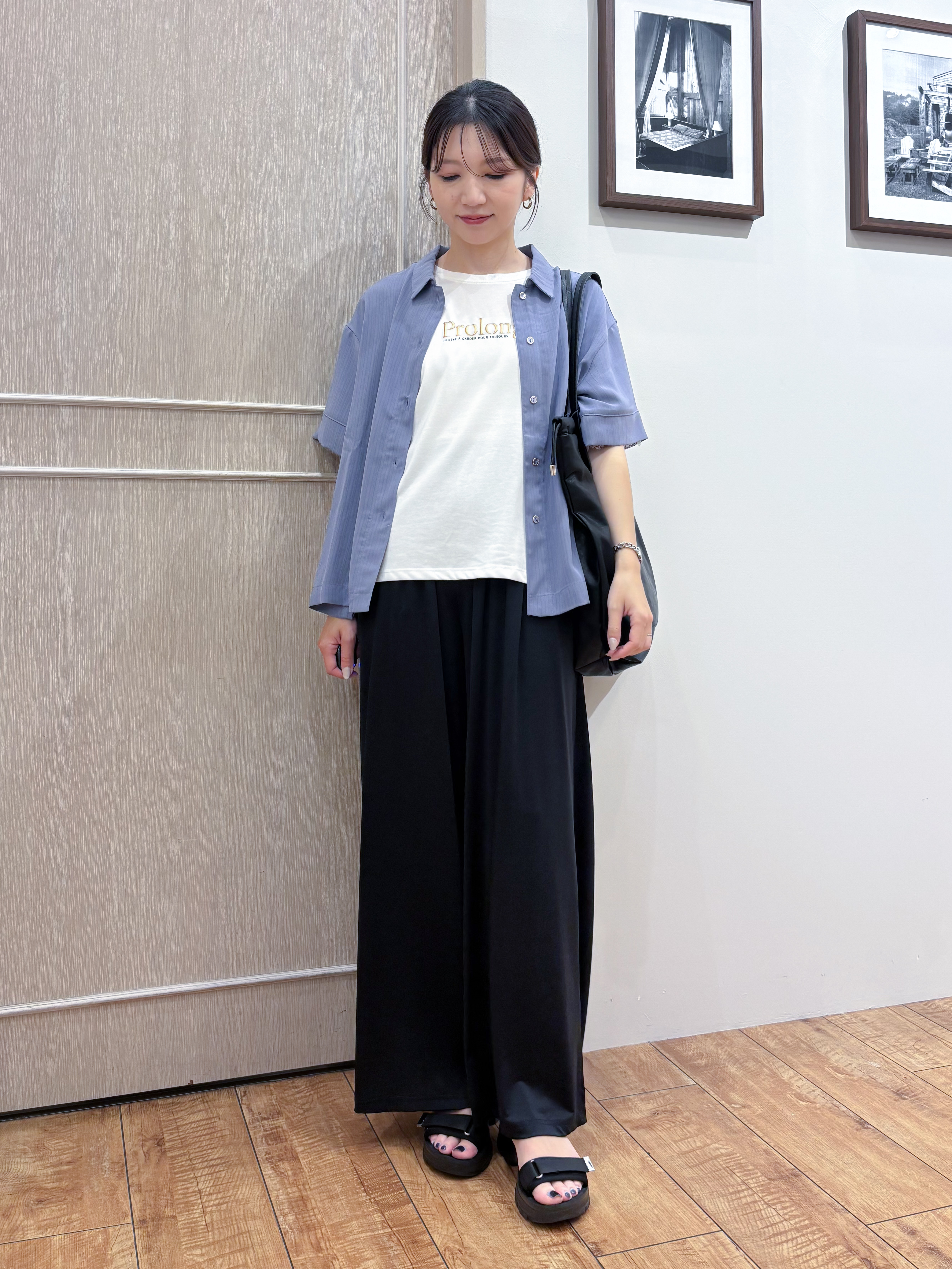 なみさんの「SHOO･LA･RUE｜【通気性〇/ひんやり/S-LL】洗濯後しわになりにくい とろみストライプシャツ」を使ったコーディネート