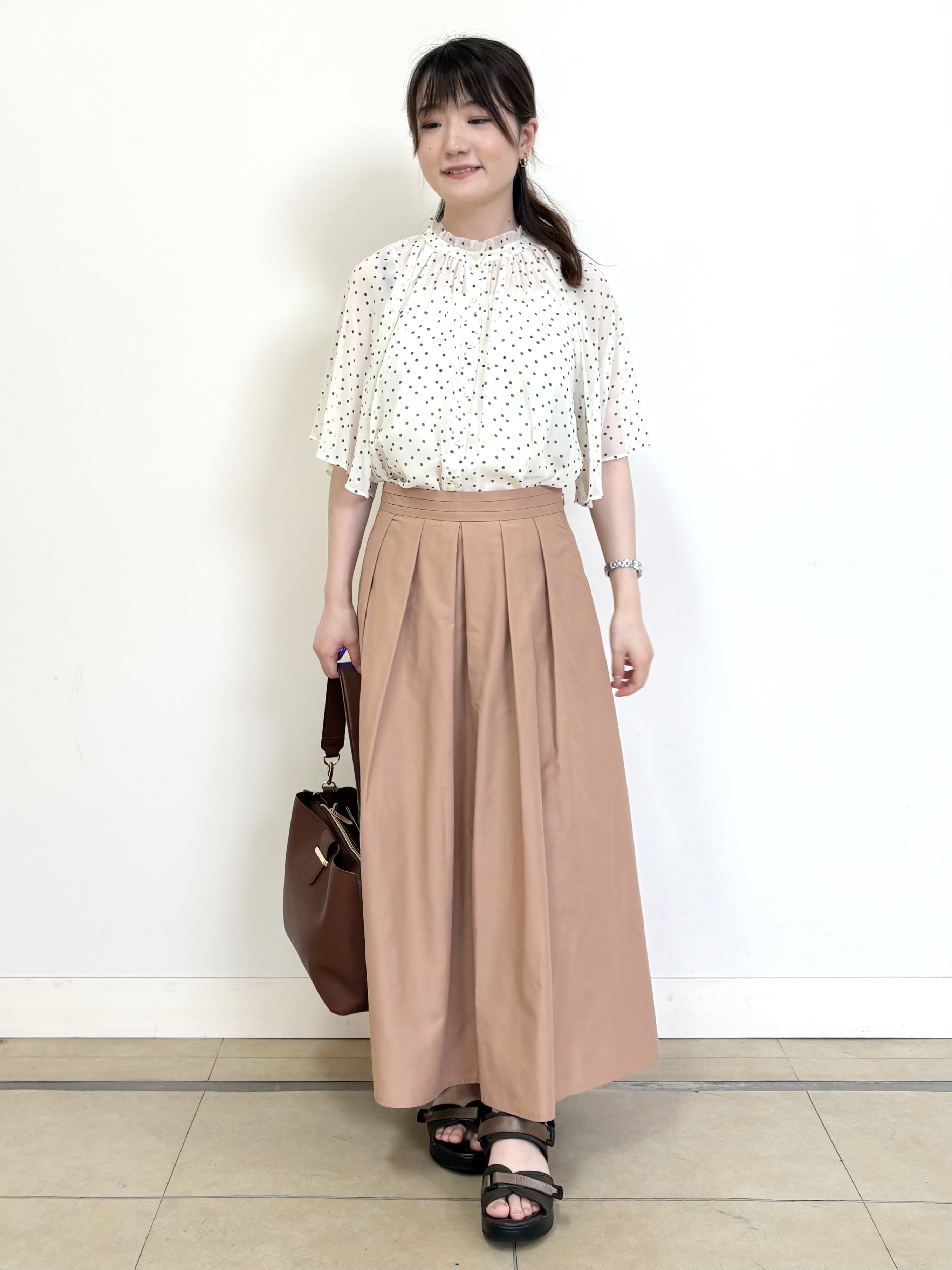 mikiさんの「Reflect｜【セットアップ／手洗い可】ドット柄シアーブラウス」を使ったコーディネート