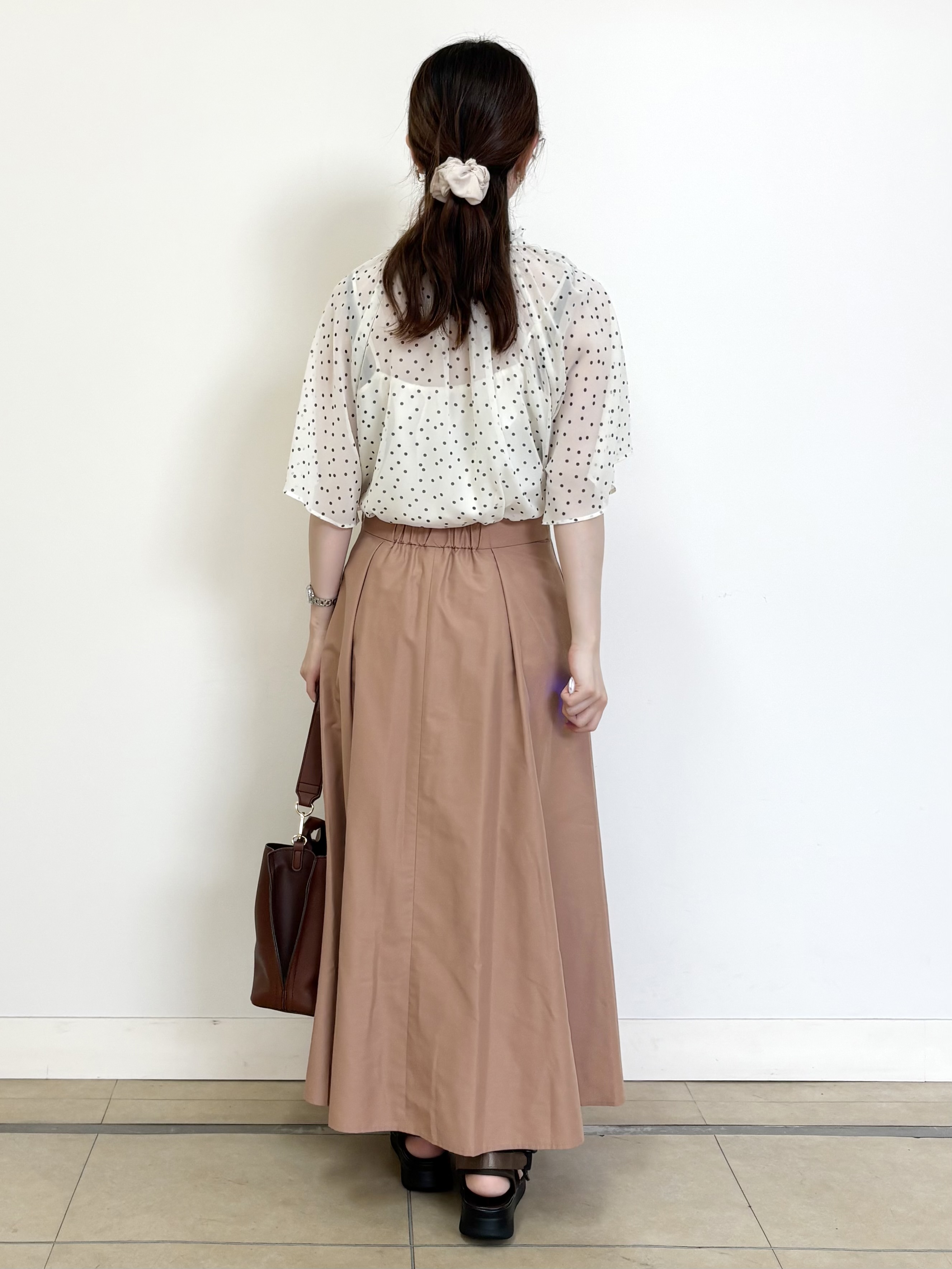 mikiさんの「Reflect｜【セットアップ／手洗い可】ドット柄シアーブラウス」を使ったコーディネート