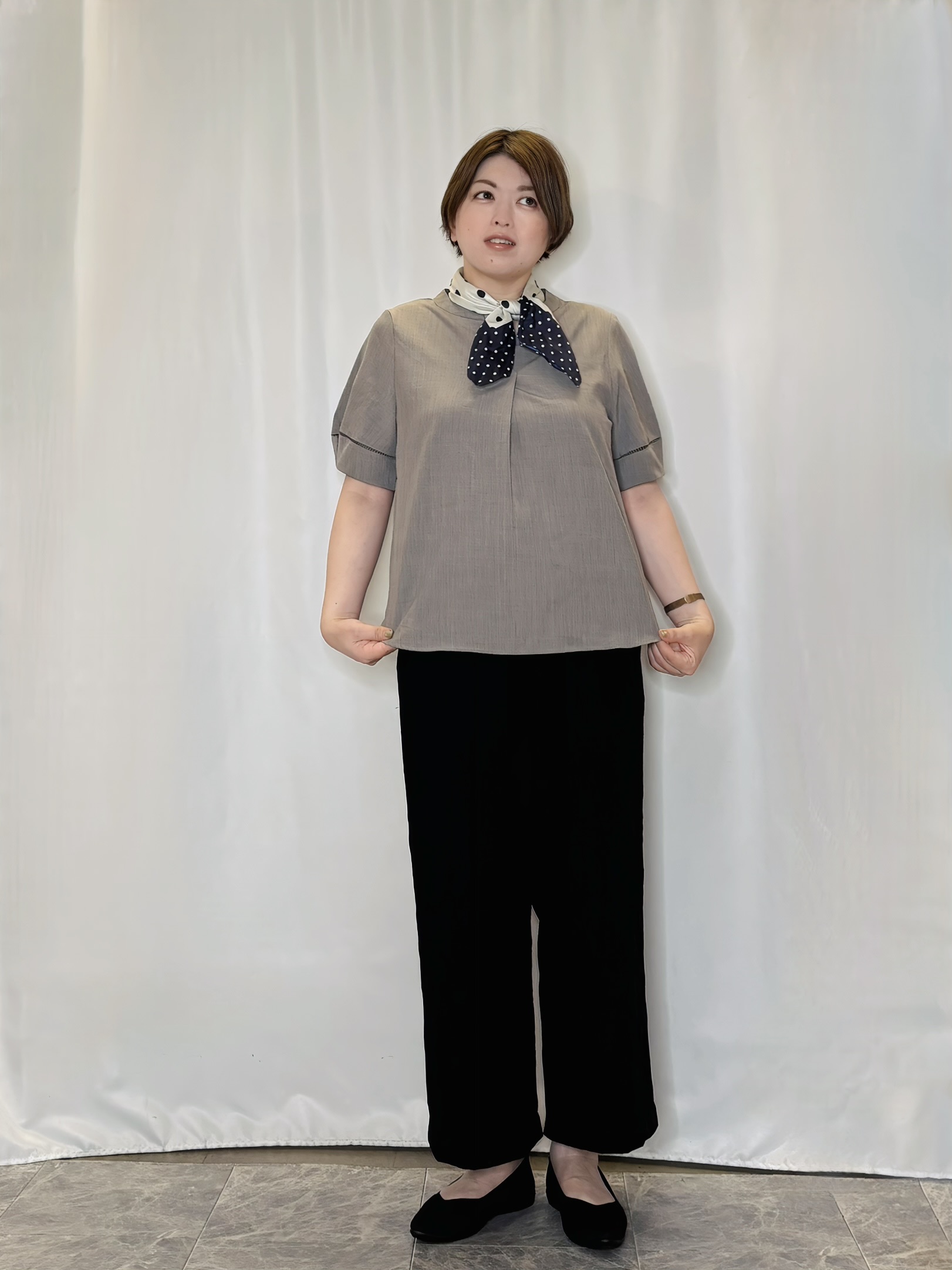 たみさんの「SHOO･LA･RUE｜【洗濯後しわになりにくい/インせずきまる】お袖のハシゴレースが涼やかな印象 麻調スキッパーブラウス」を使ったコーディネート