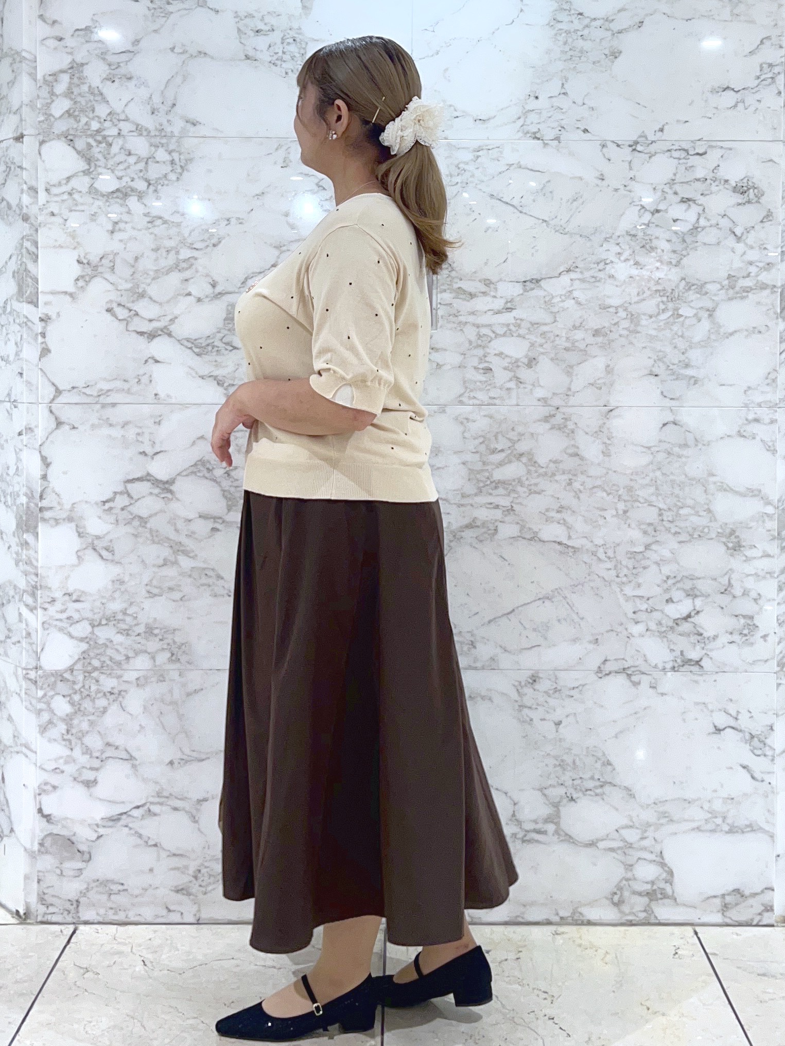 ARISAさんの「grove｜【1枚で着映え】ドット刺しゅうニットプルオーバー」を使ったコーディネート