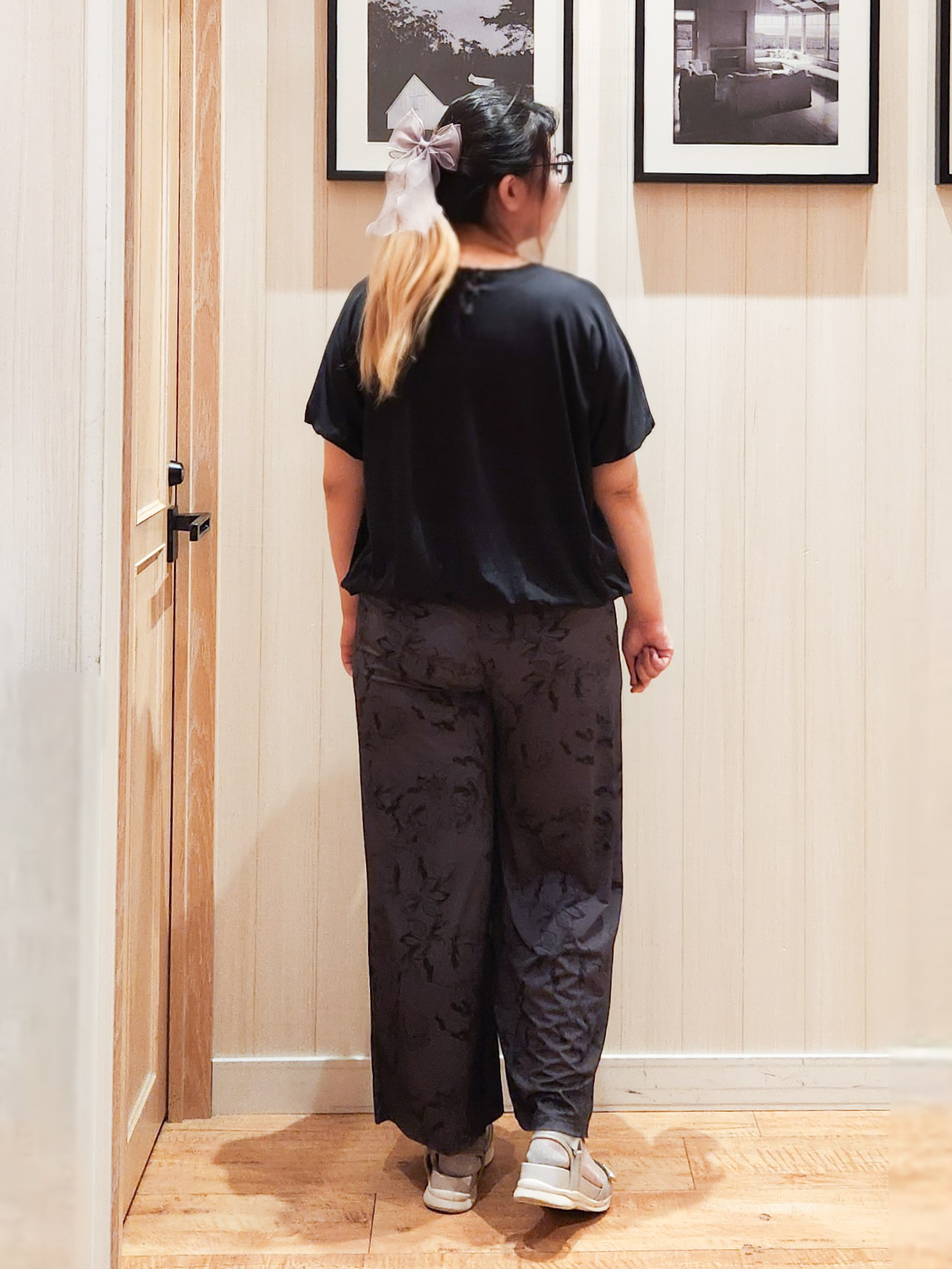 れーやんさんの「SHOO･LA･RUE｜【ひんやり/洗濯機可】インせず着られる バルーンデザインTシャツ」を使ったコーディネート