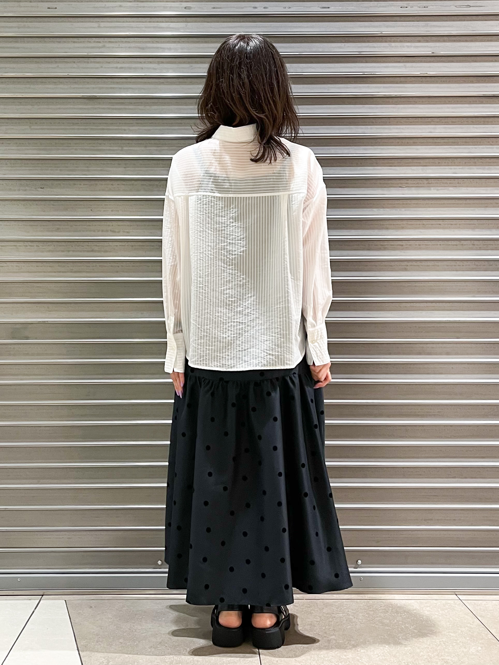じゅんさんの「DRESSTERIOR｜シアーストライプクロップドシャツ」を使ったコーディネート