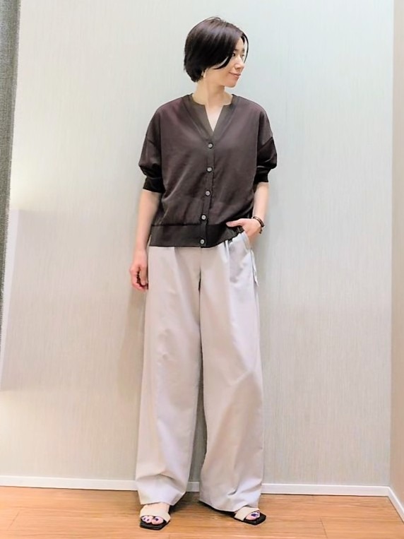 ミズタさんの「UNTITLED｜【7色展開/ゆったり/ショート丈】シアートリコットカーディガン」を使ったコーディネート