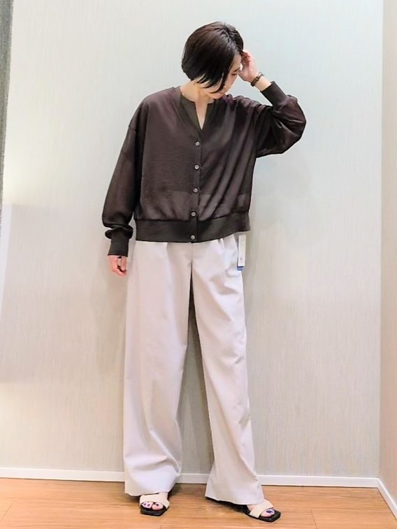 ミズタさんの「UNTITLED｜【7色展開/ゆったり/ショート丈】シアートリコットカーディガン」を使ったコーディネート