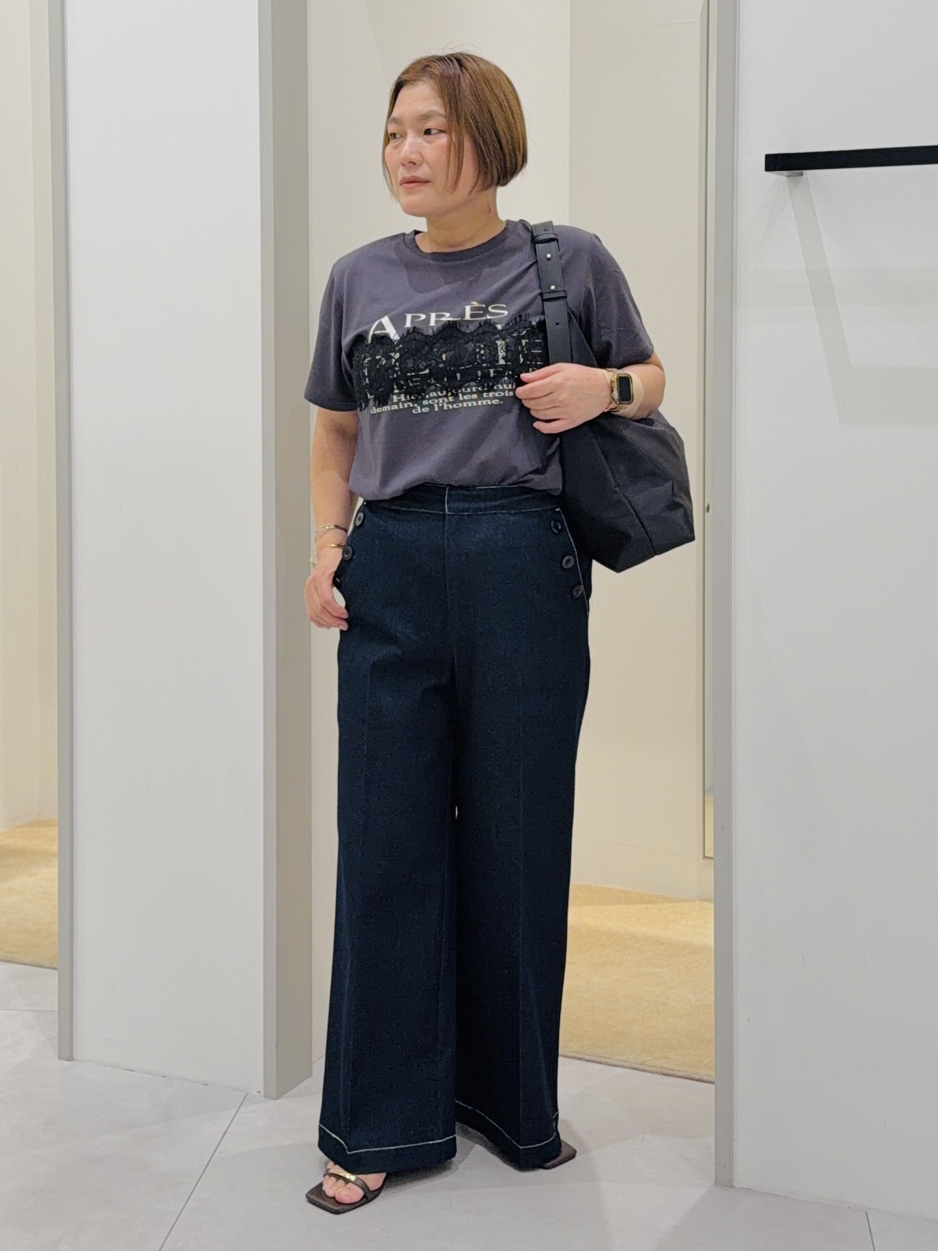 タナさんの「THE SHOP TK｜【ひんやり/吸水速乾】ロゴレースカバーリングTシャツ」を使ったコーディネート
