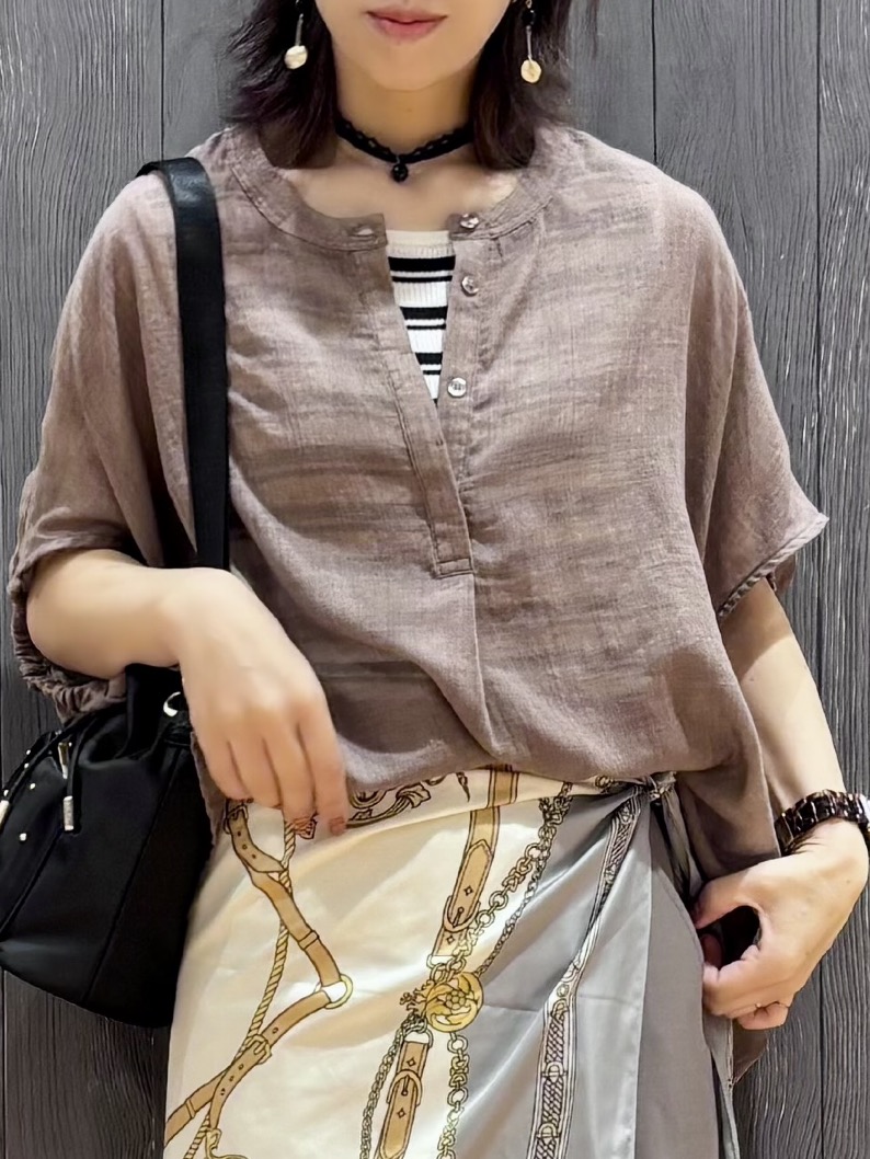 meiさんの「SHOO･LA･RUE｜【体型カバー】バルーン風ゆるシャツブラウス」を使ったコーディネート