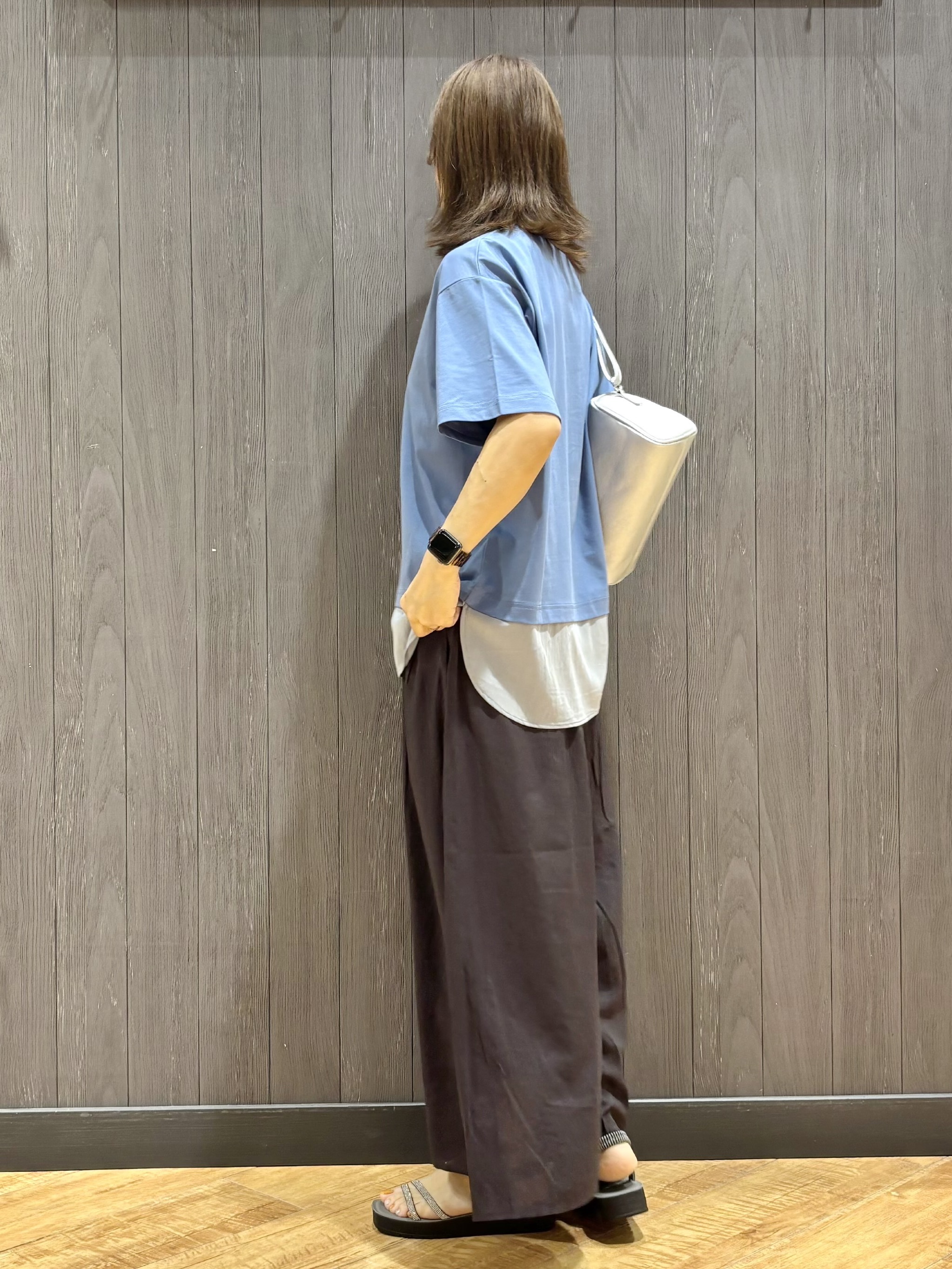 meiさんの「SHOO･LA･RUE｜【ひんやり/体型カバー/S-LL】インせず着られる 異素材ドッキングTシャツ」を使ったコーディネート