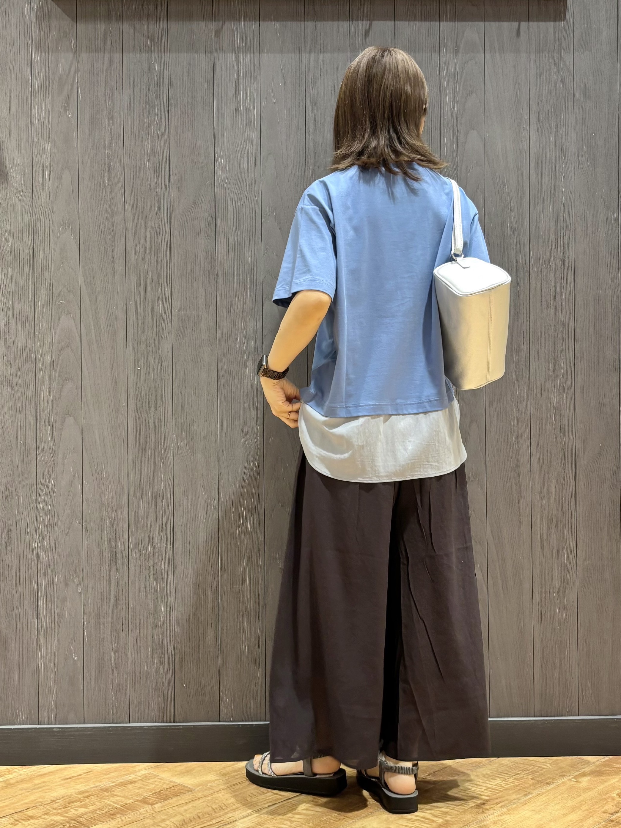 meiさんの「SHOO･LA･RUE｜【ひんやり/体型カバー/S-LL】インせず着られる 異素材ドッキングTシャツ」を使ったコーディネート
