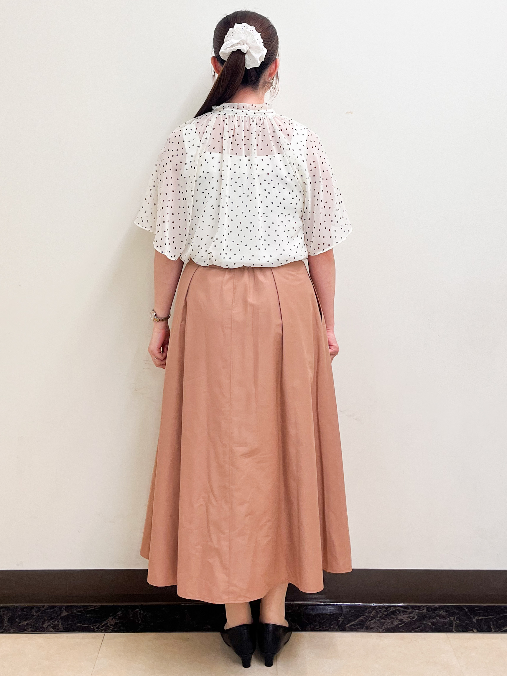 mikikoさんの「Reflect｜【セットアップ／手洗い可】ドット柄シアーブラウス」を使ったコーディネート
