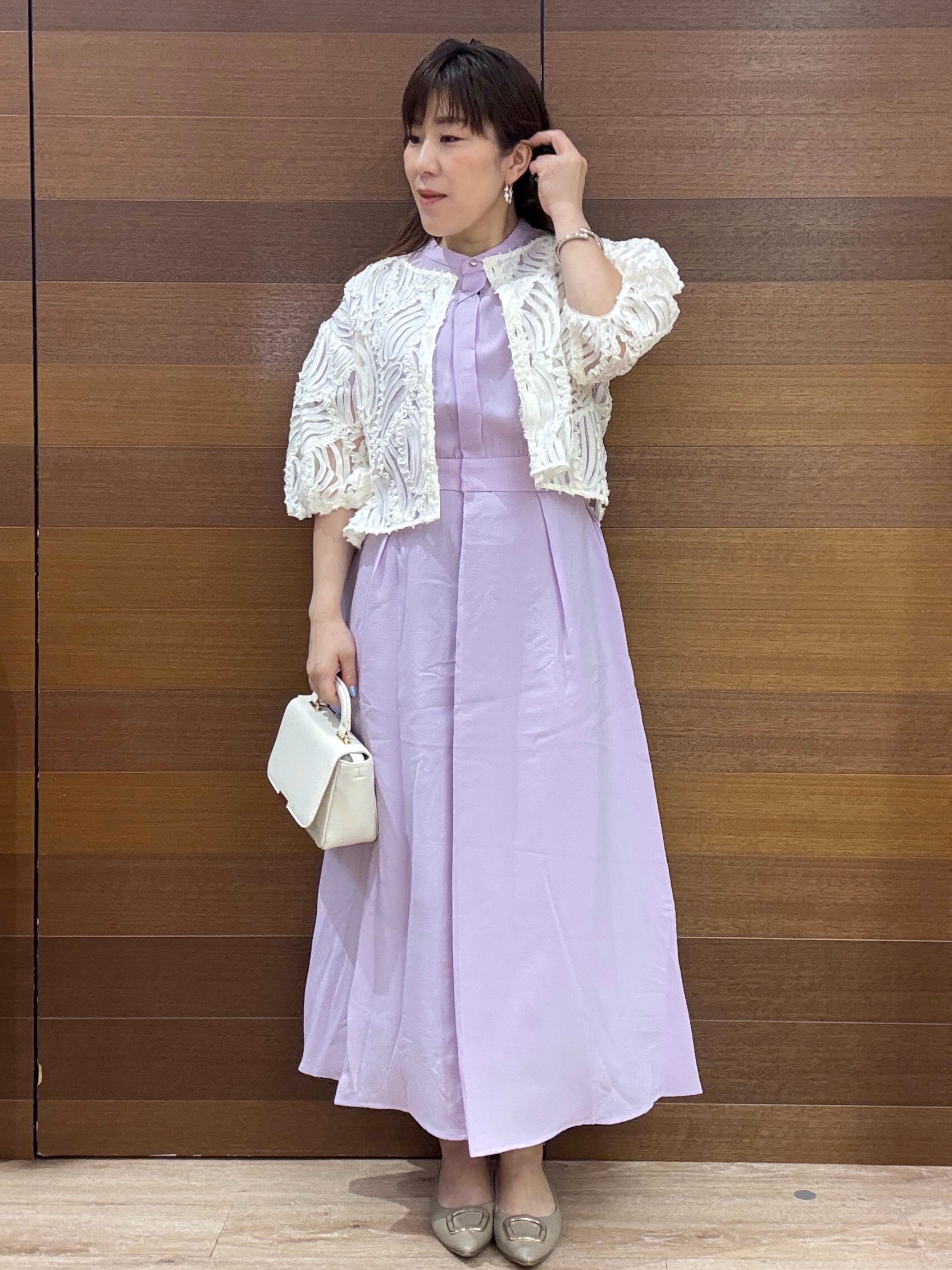 maichiさんの「OPAQUE.CLIP｜立体レースボリュームスリーブブラウス【洗える】」を使ったコーディネート